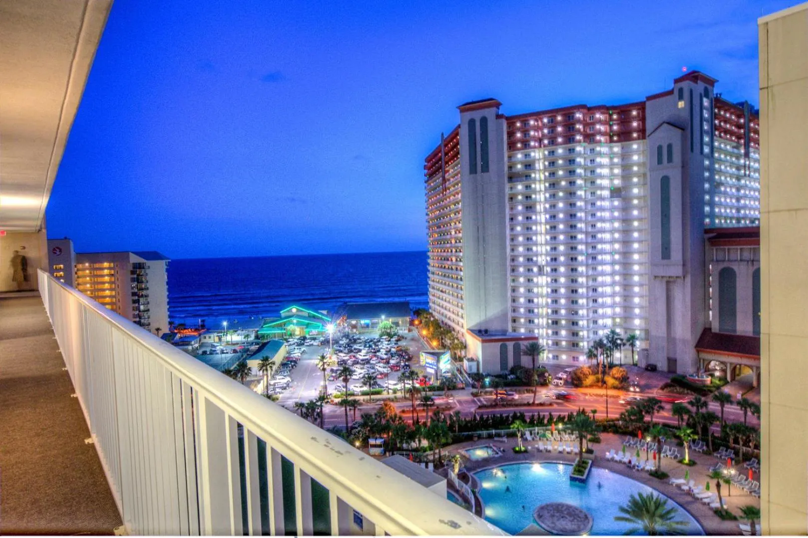 Laketown Wharf 1035 By Aneliya