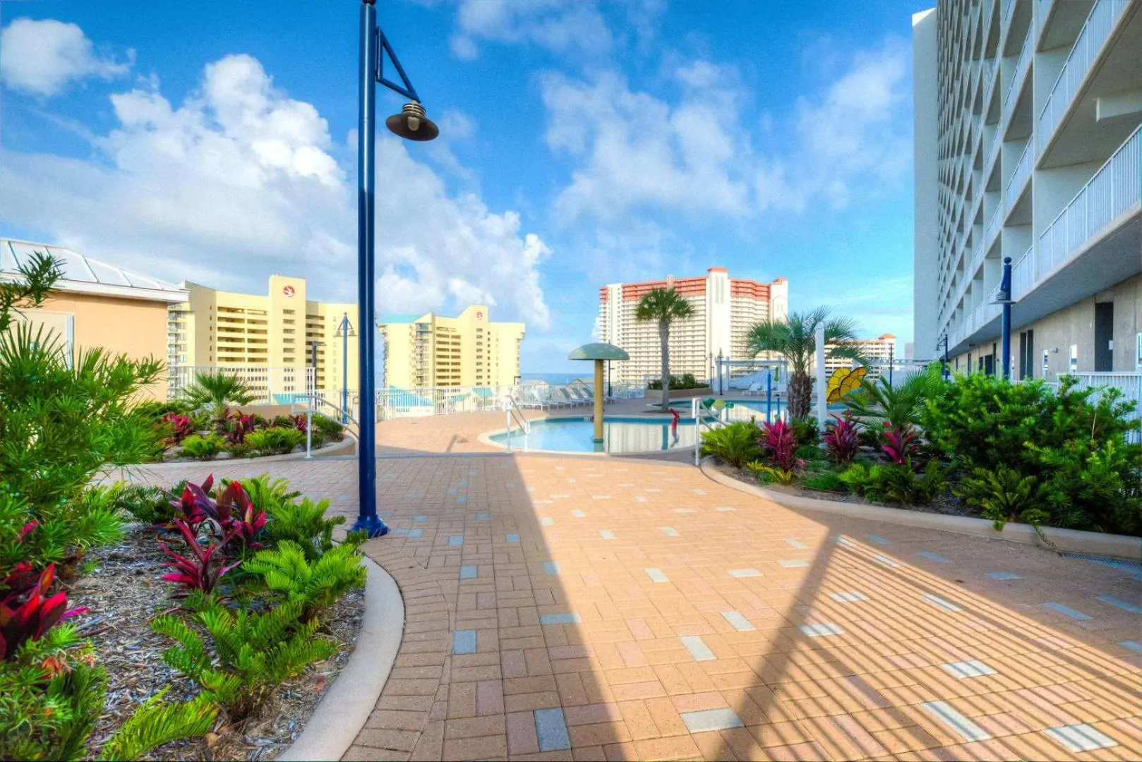 Laketown Wharf 1035 By Aneliya