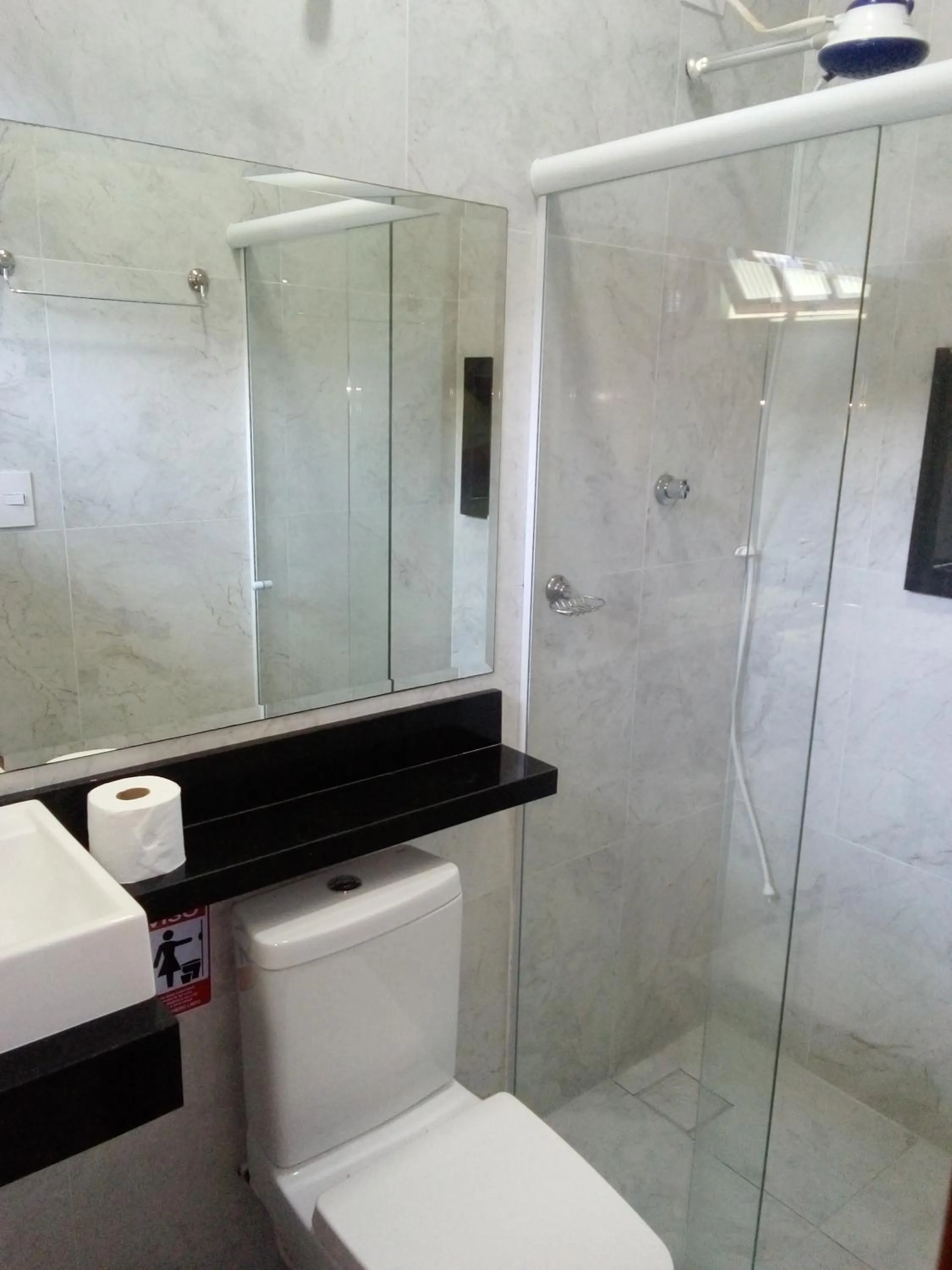 Bathroom in Pousada Reis Guarujá