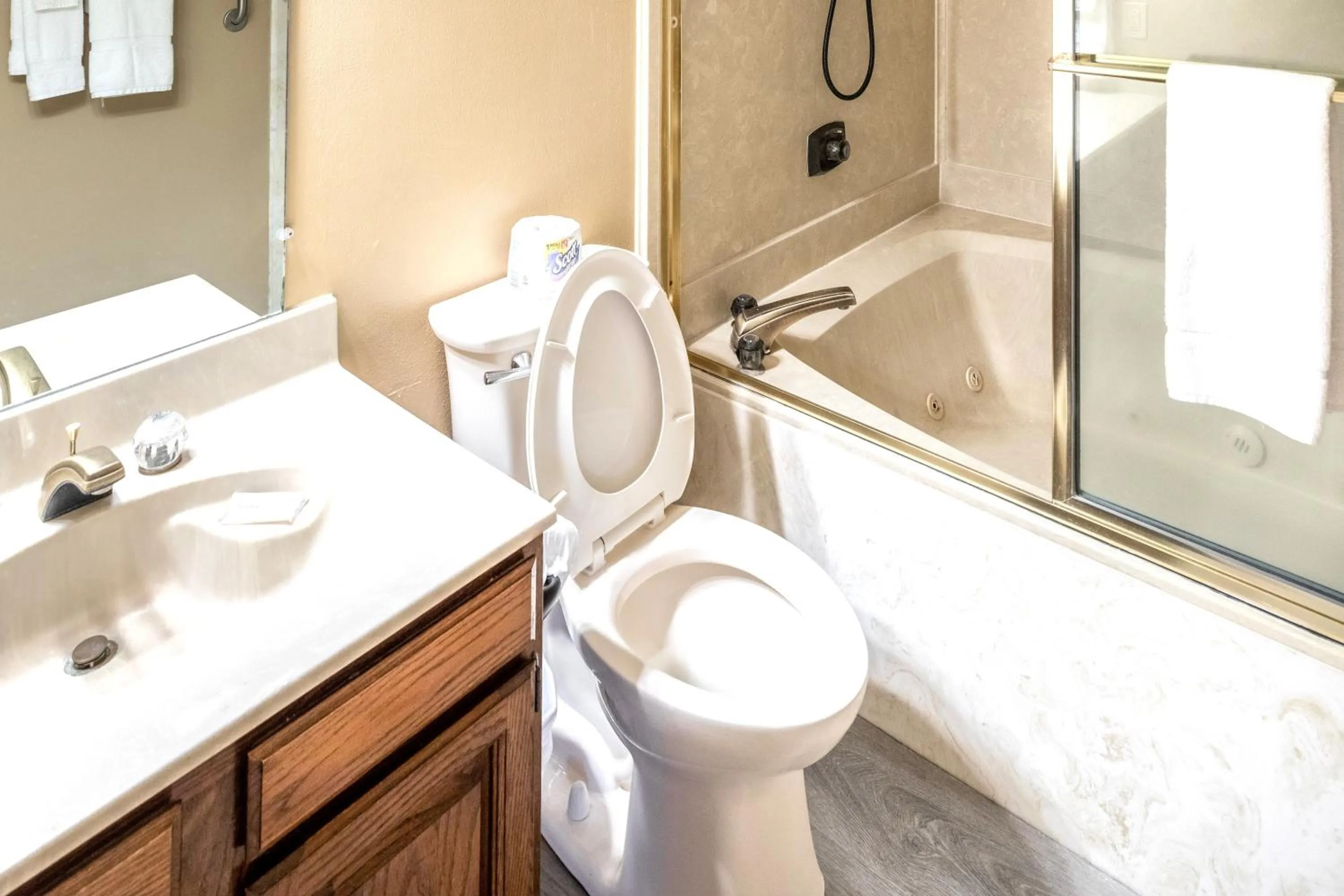 Toilet in Royal Holiday Beach Resort