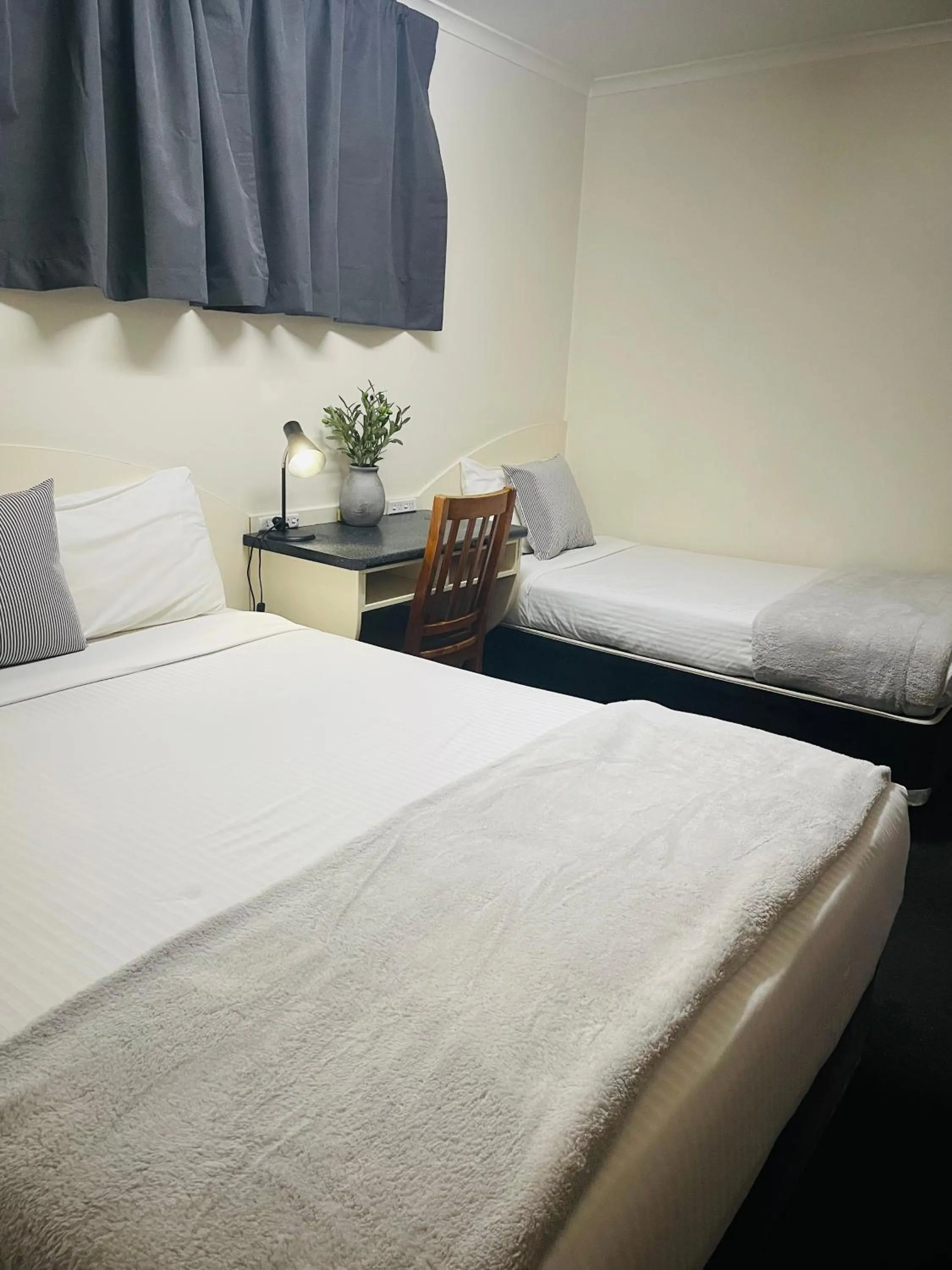 Bed in Econo Lodge Park Lane