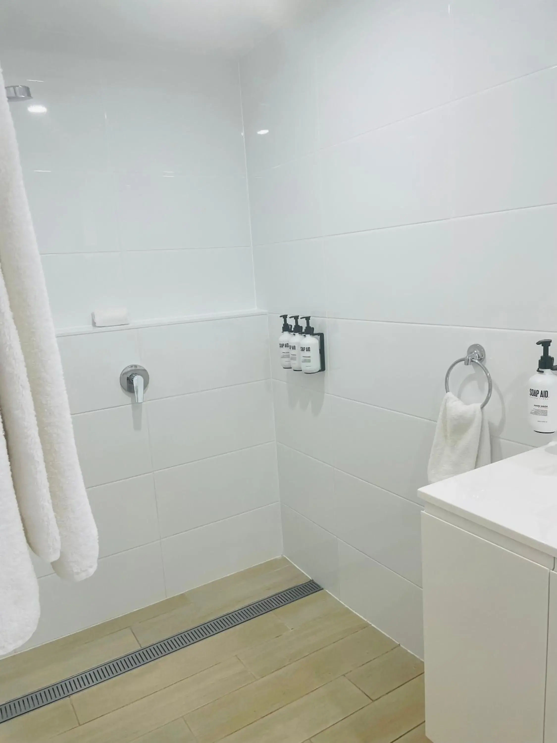 King Studio - Disability Access in Econo Lodge Park Lane King Studio - Disability Access in Econo Lodge Park Lane