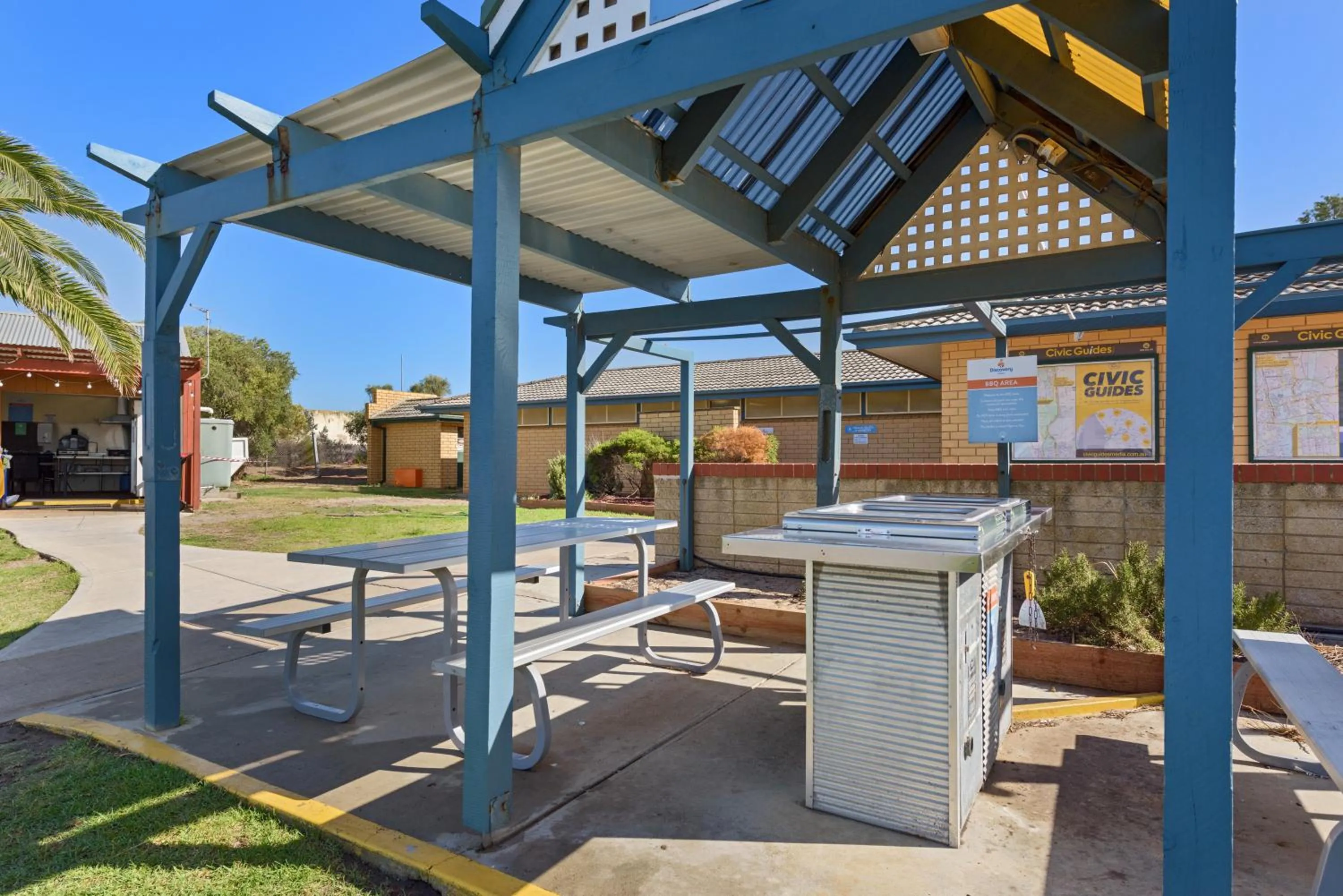 BBQ facilities in Discovery Parks - Adelaide Beachfront