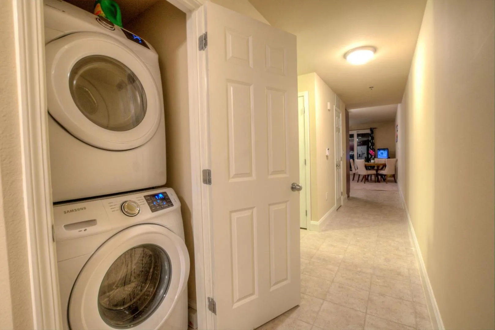 Laketown Wharf Resort 1036 By Aneliya