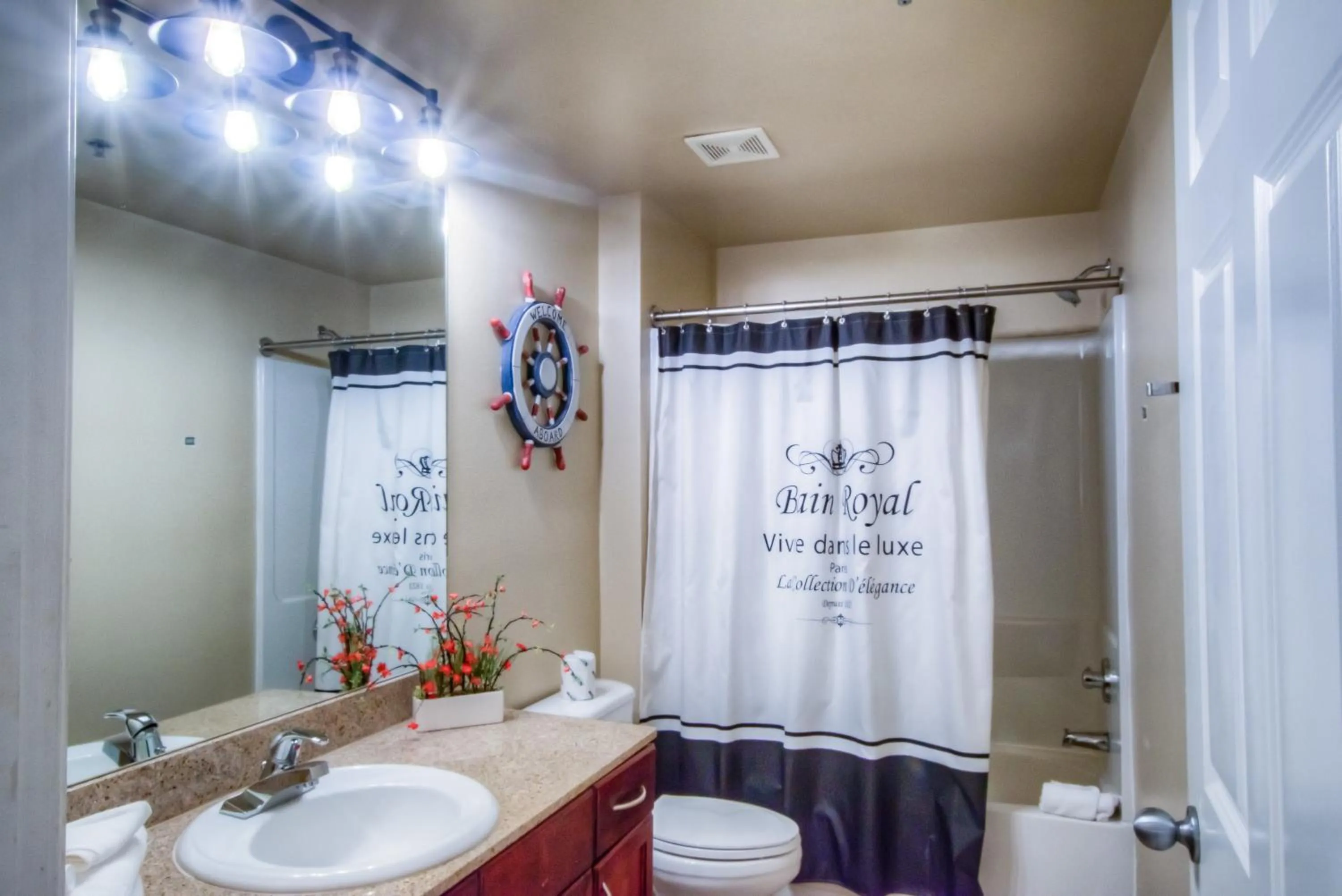 Laketown Wharf Resort 1036 By Aneliya