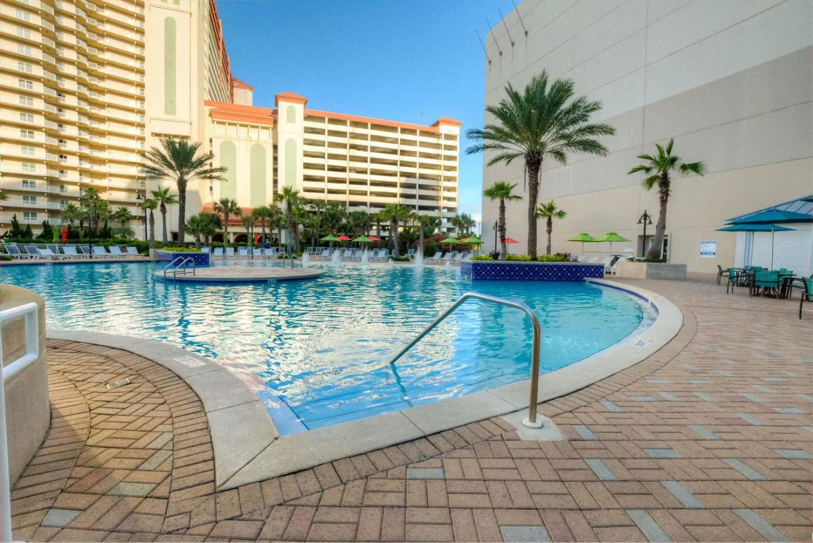 Laketown Wharf Resort 1036 By Aneliya