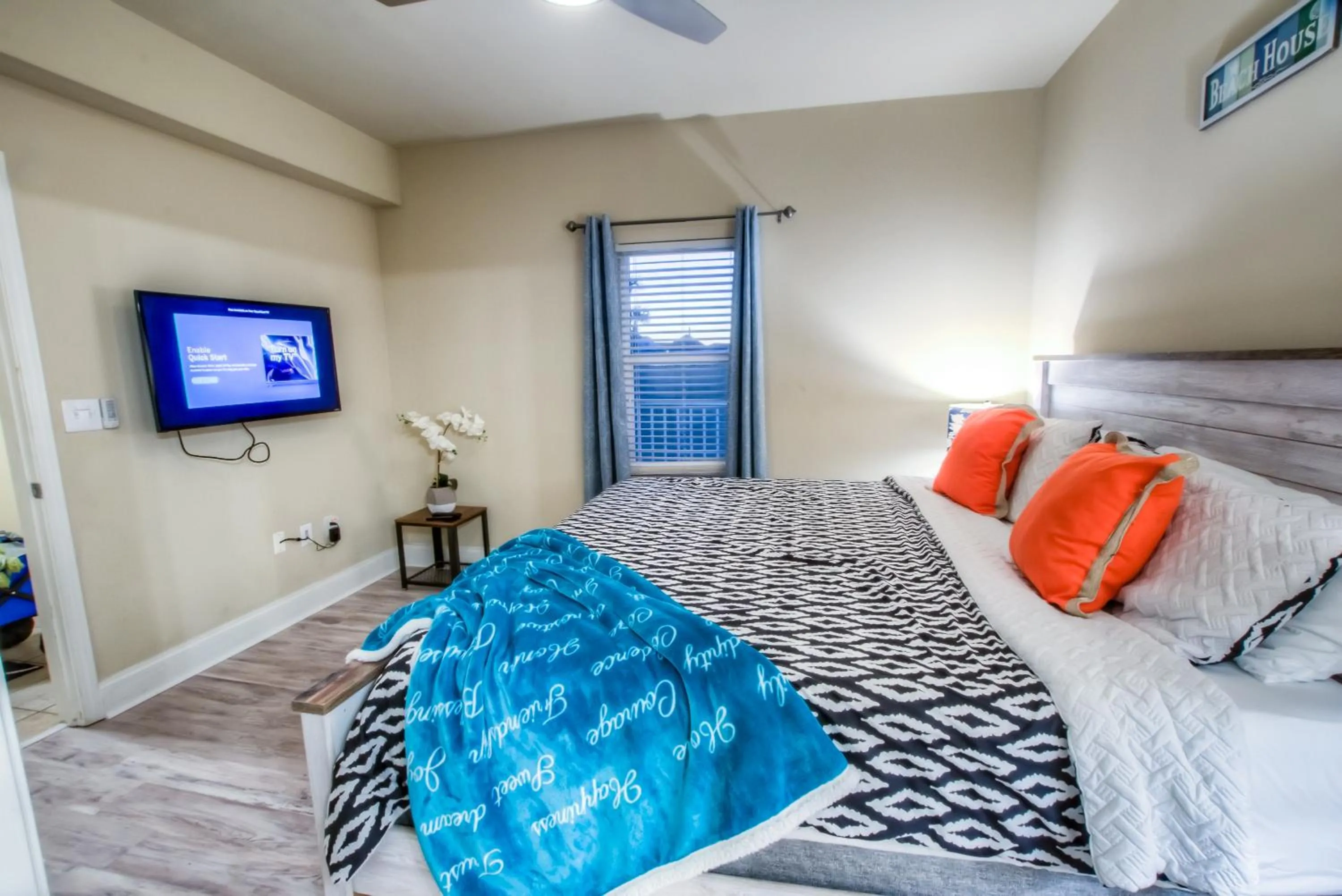 Bed in Laketown Wharf Resort 1036 By Aneliya