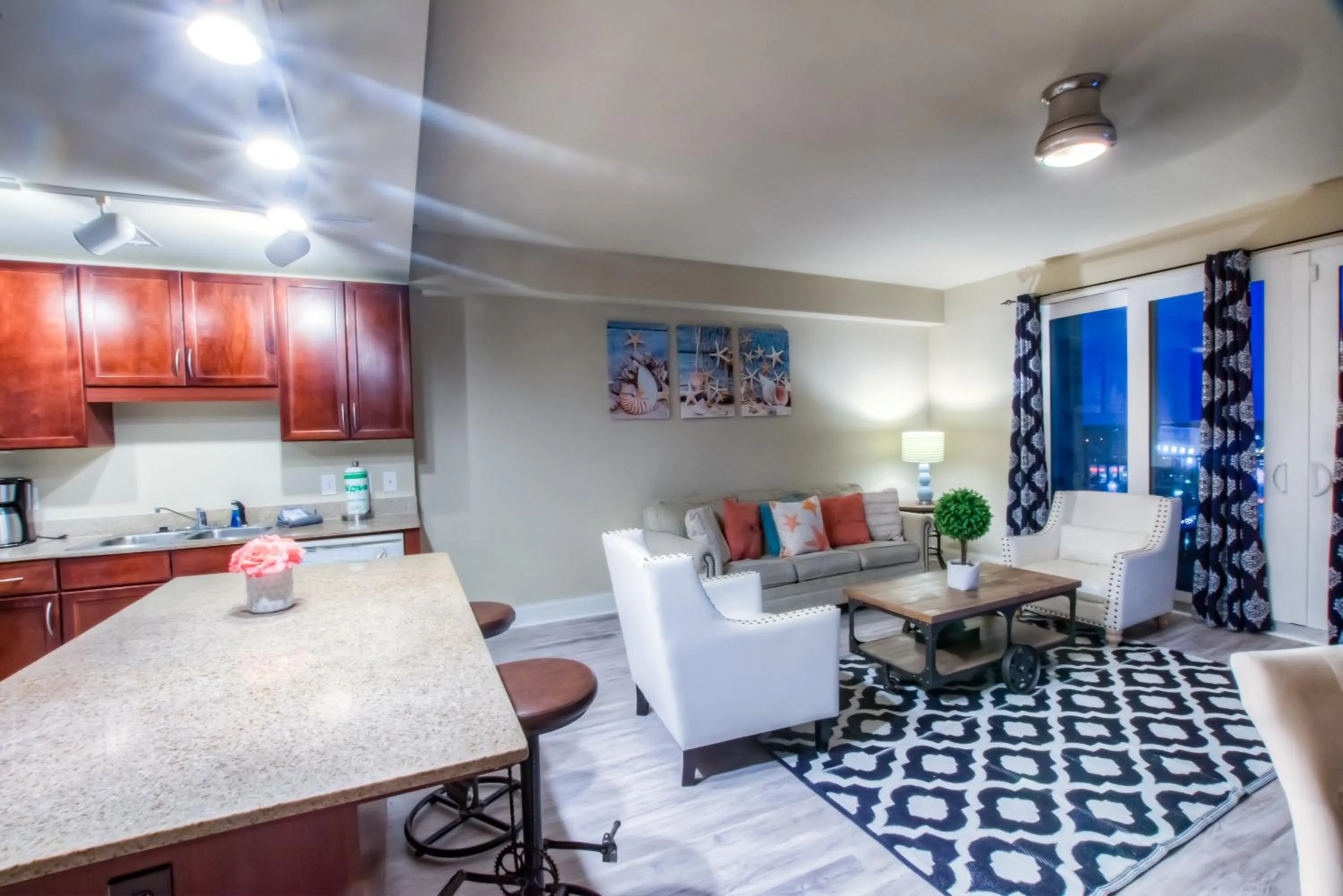 Laketown Wharf Resort 1036 By Aneliya