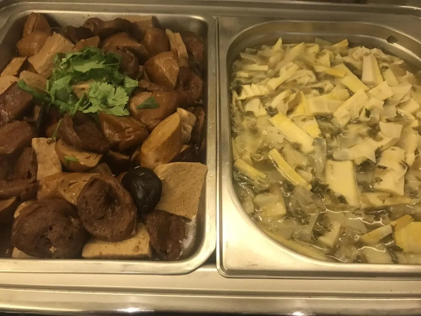 Buffet breakfast in Dengfeng Milan Business Hotel