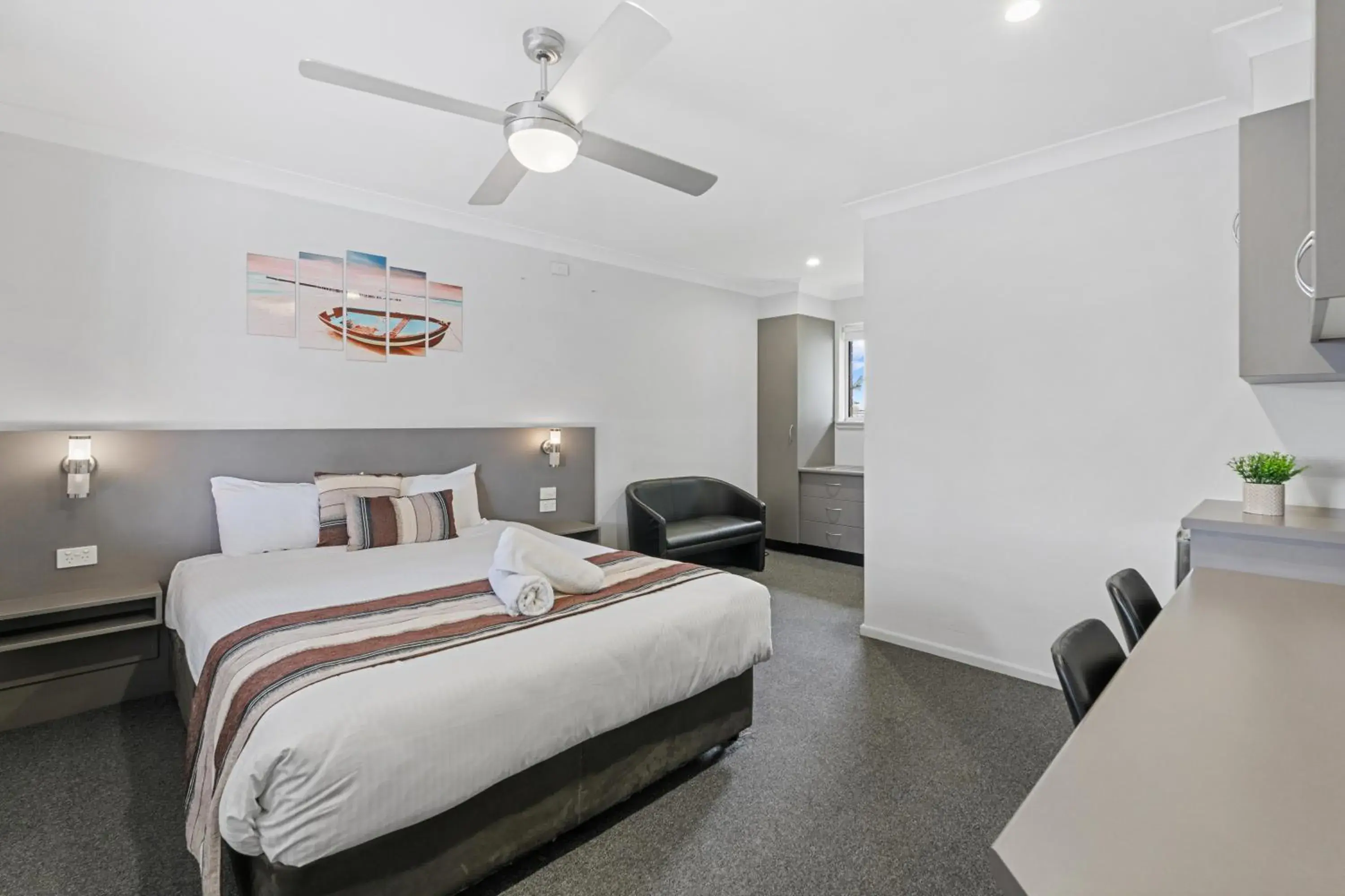 Queen Room - Non Smoking in Econo Lodge Chaparral Motel Ballina Queen Room - Non Smoking in Econo Lodge Chaparral Motel Ballina