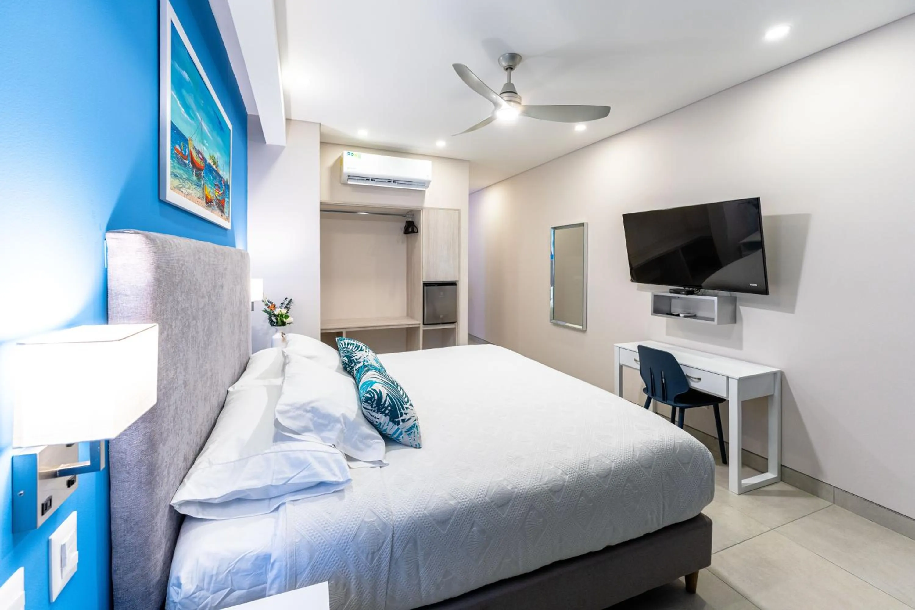 Bed in Casa Verano Beach Hotel - Adults Only