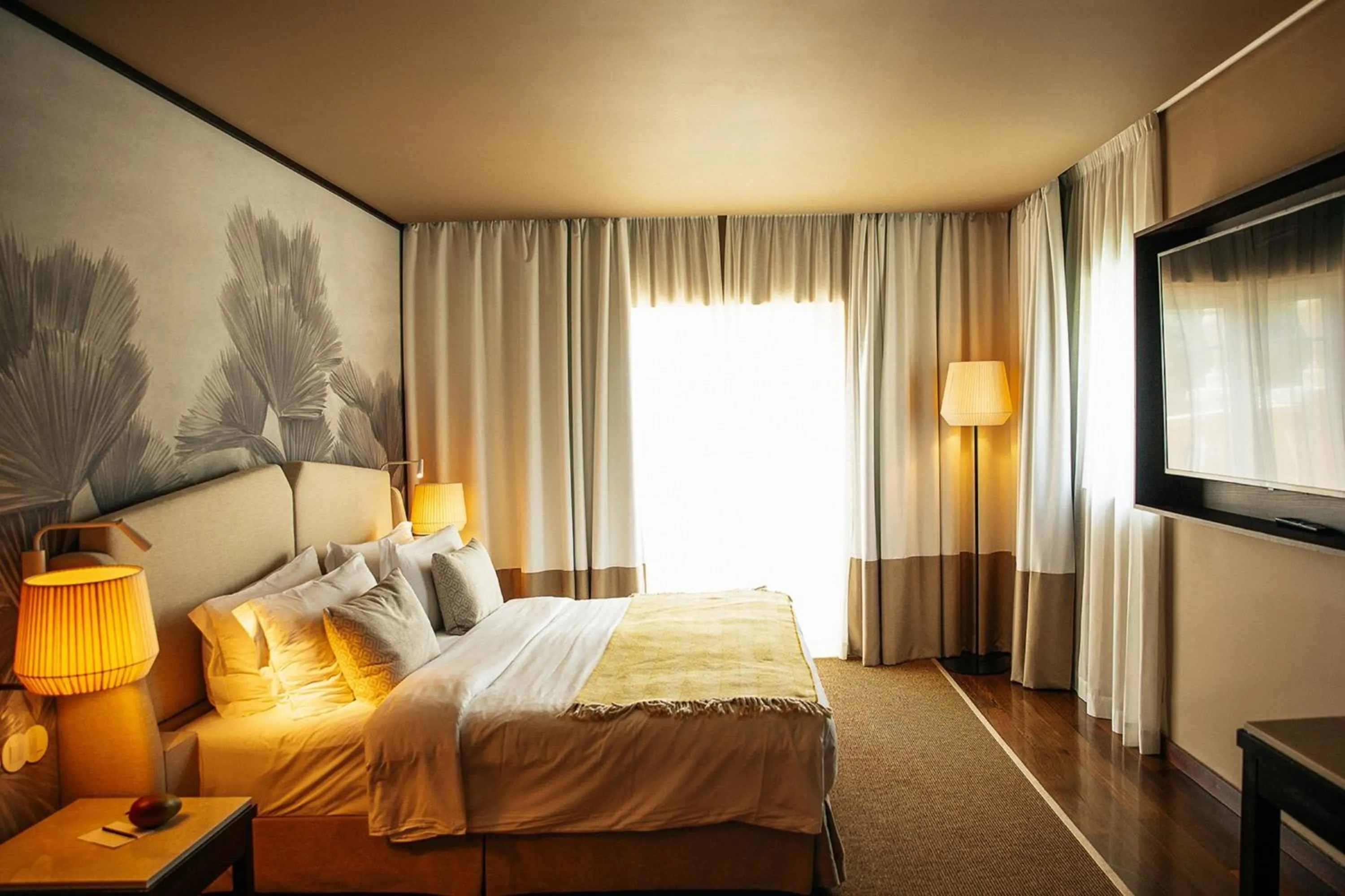 Photo of the whole room, Bed in Domes Lake Algarve, Autograph Collection