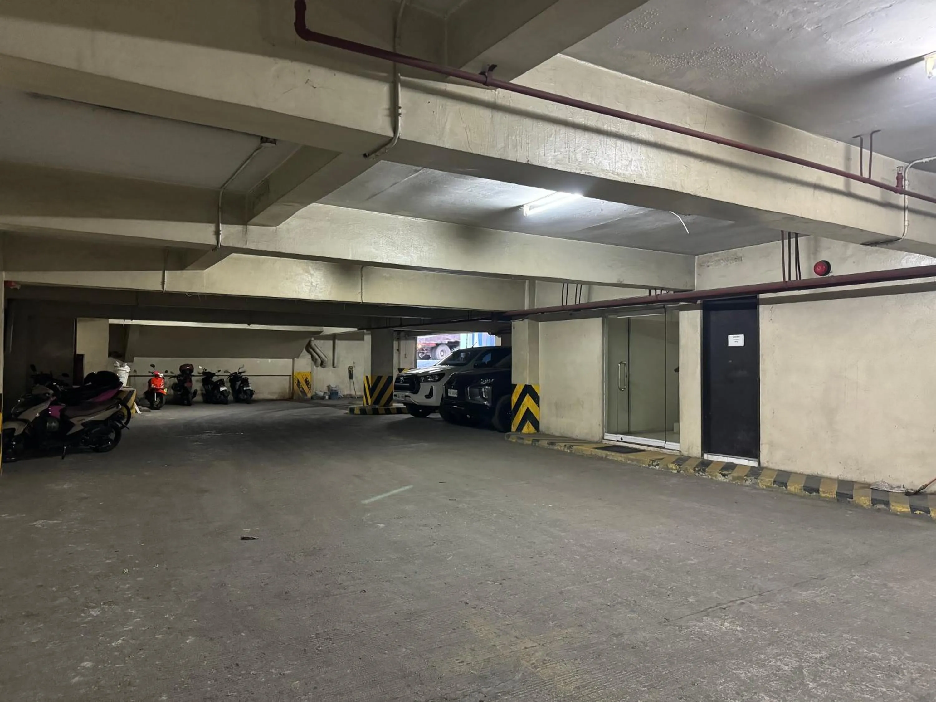 Parking in Circle Inn - Iloilo City Center