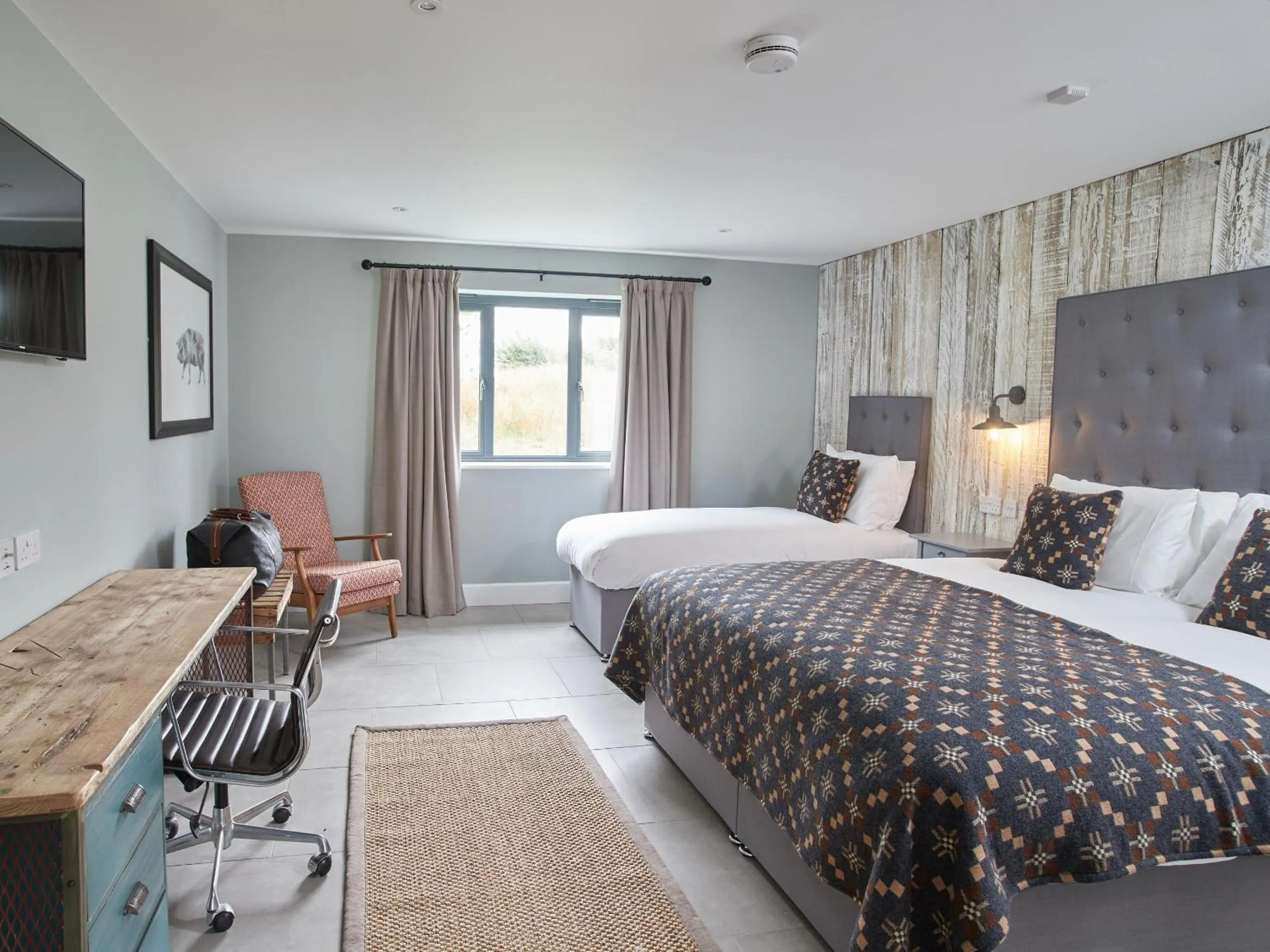 Bedroom, Bed in The Pig Shed Motel