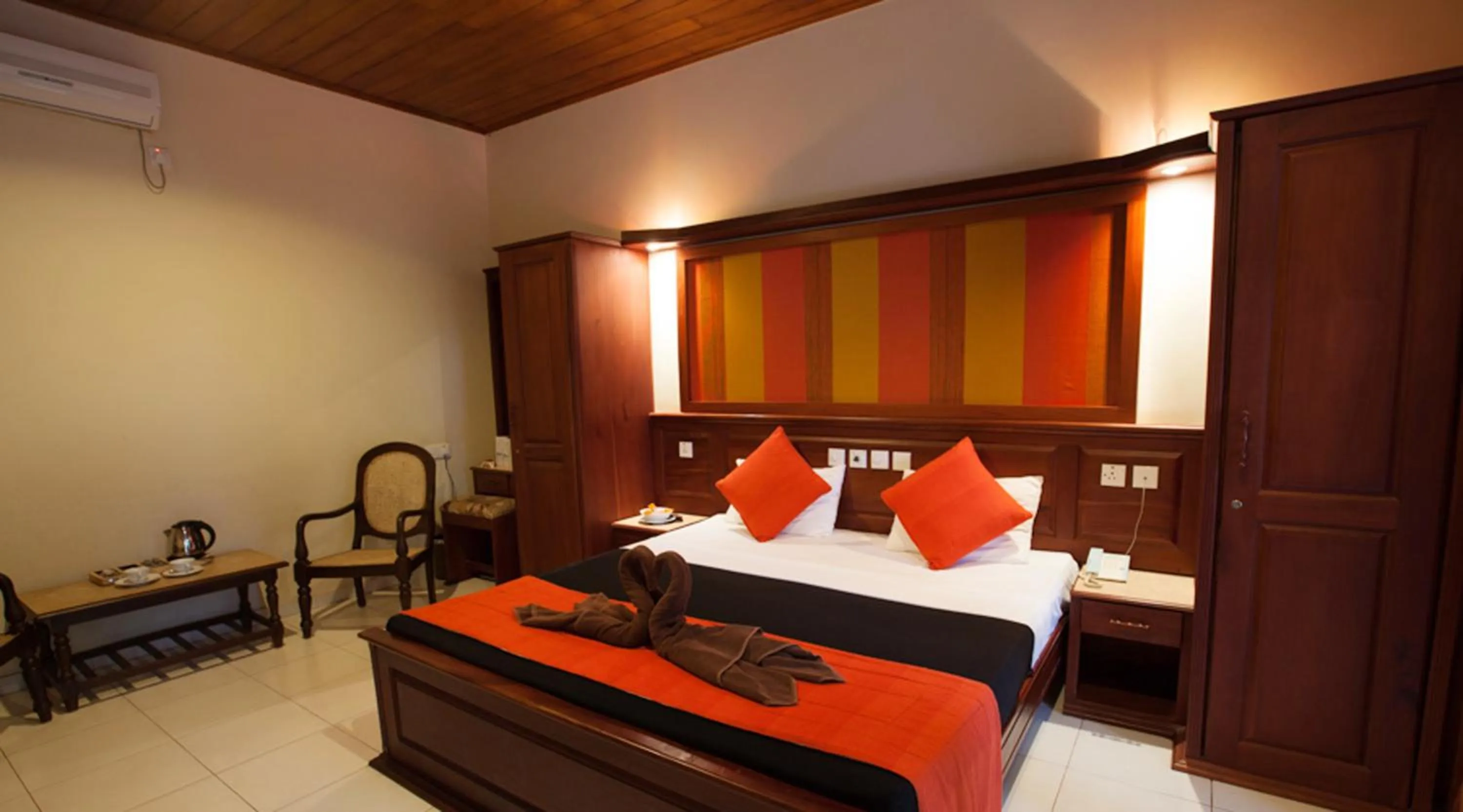 Dining area, Bed in Pelwehera Village Resort