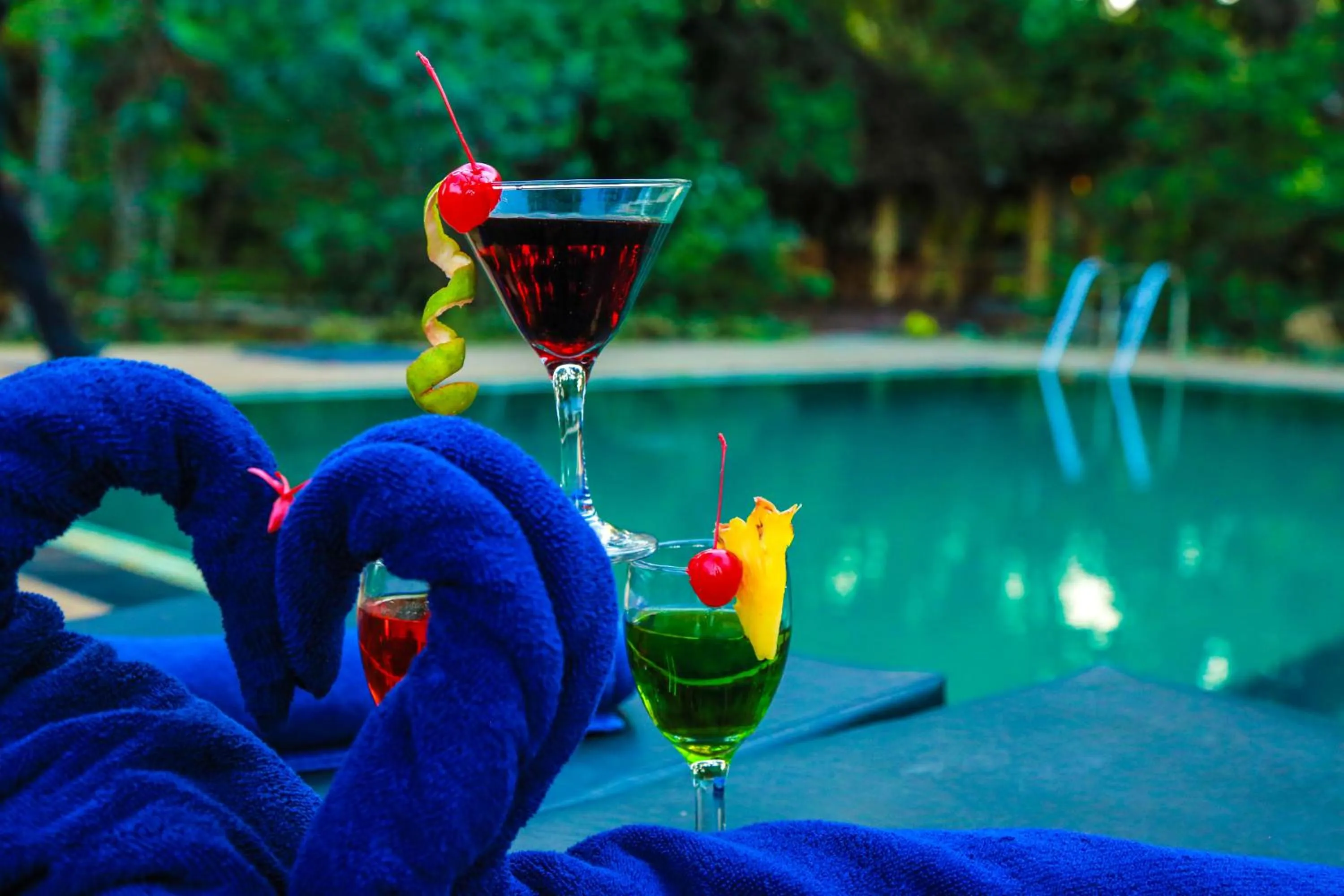 Swimming pool in Pelwehera Village Resort