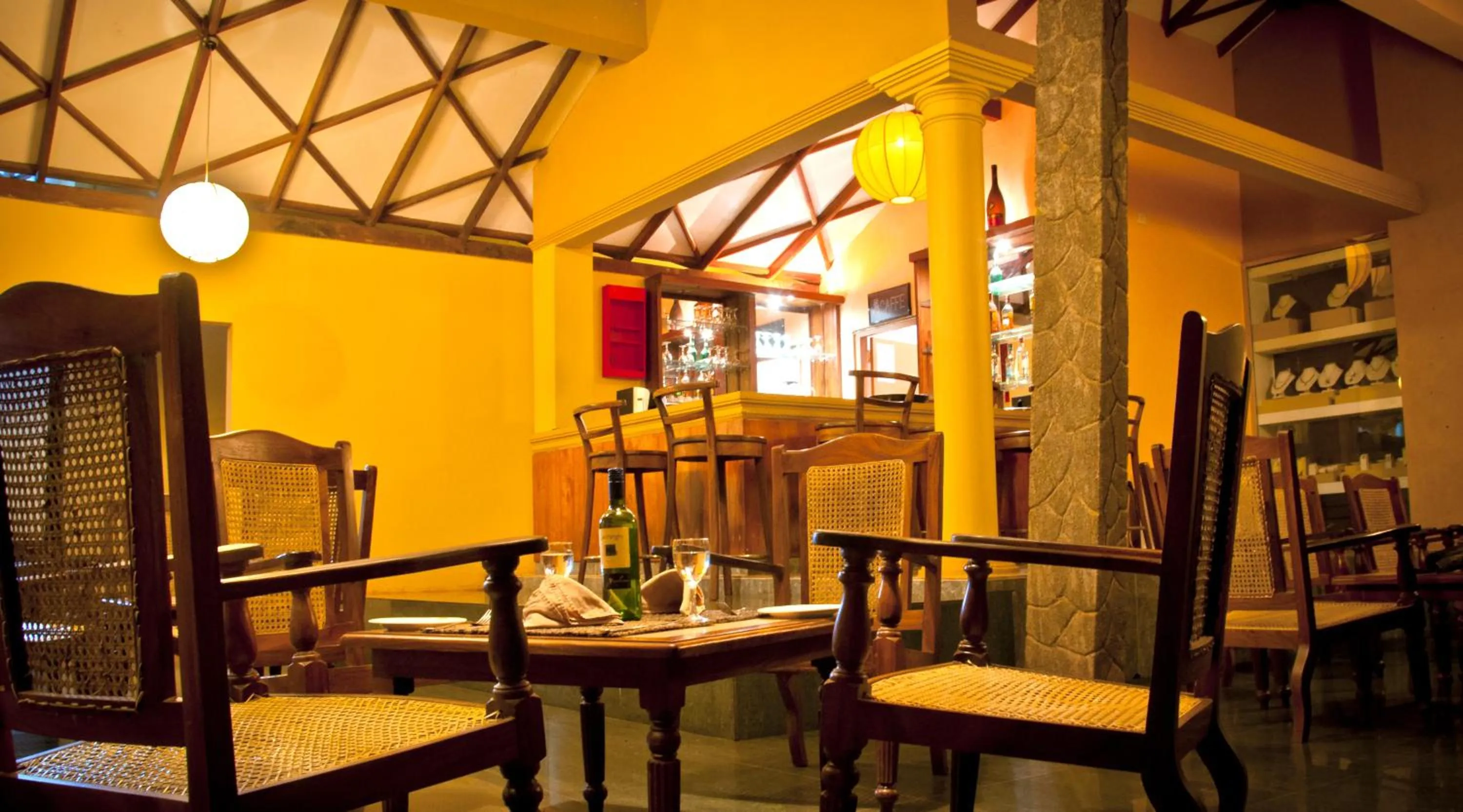 Lounge or bar in Pelwehera Village Resort