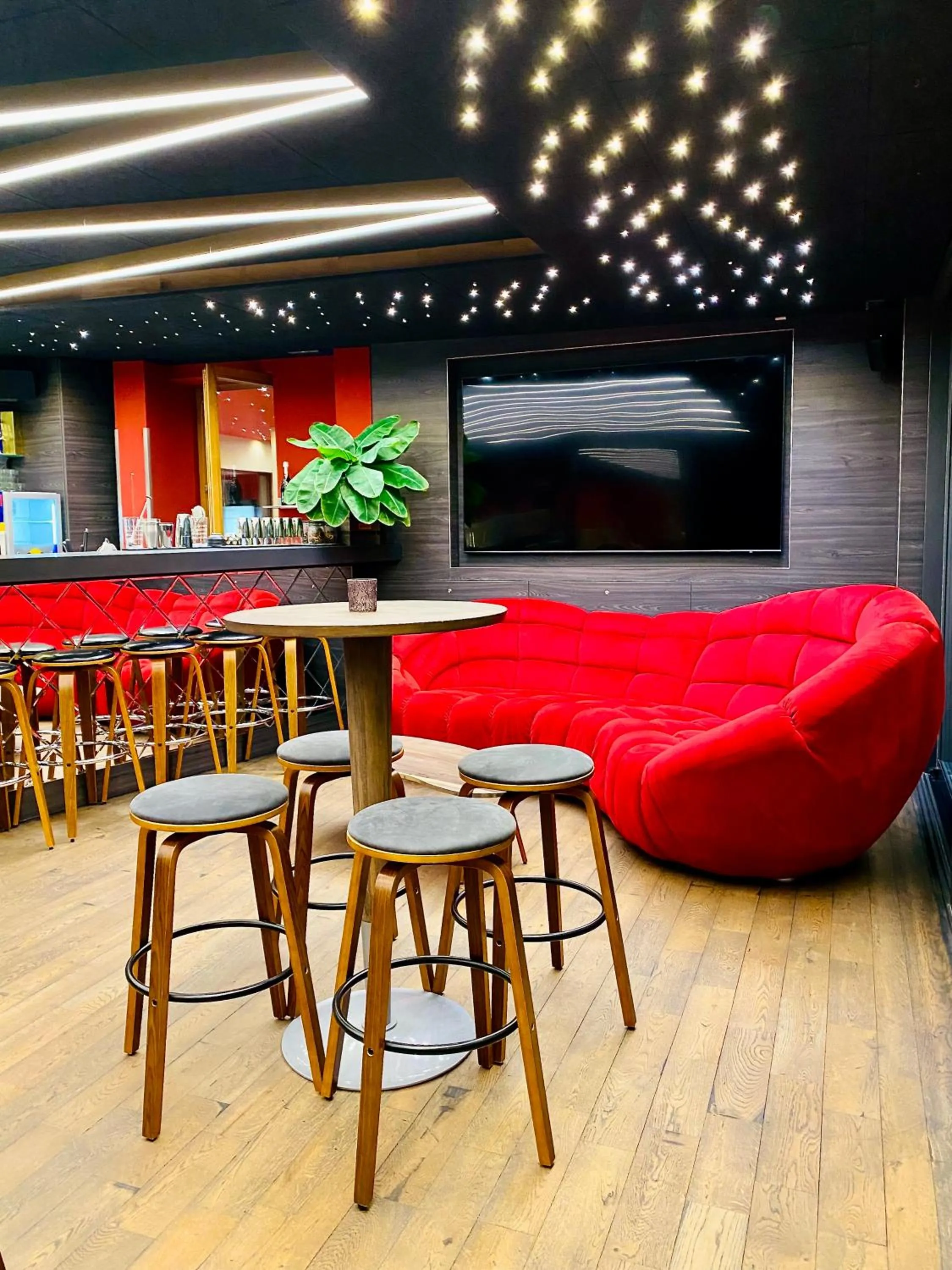 Restaurant/places to eat in Hotel Credé