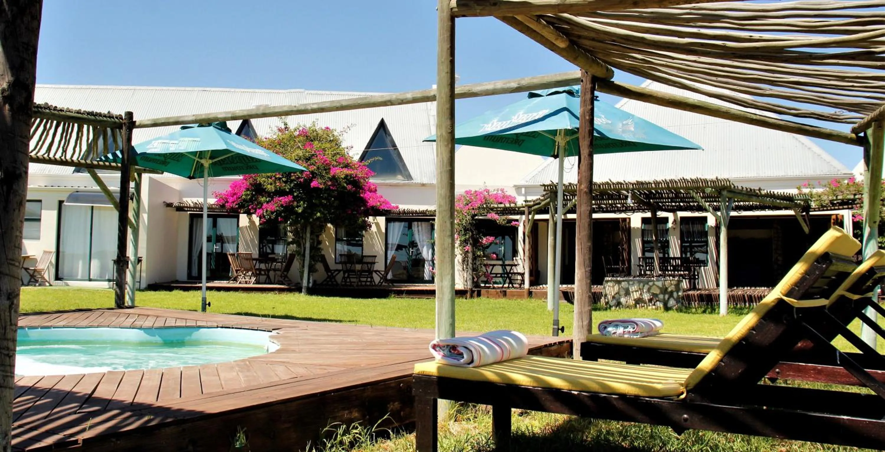 Swimming pool in Tortoise Trail Lodge