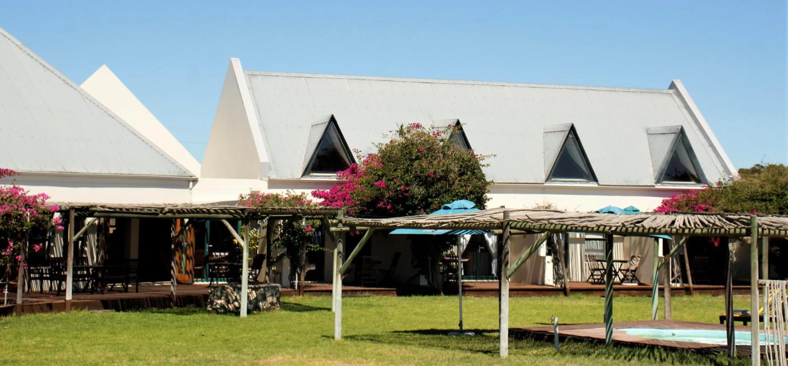 Pool view in Tortoise Trail Lodge
