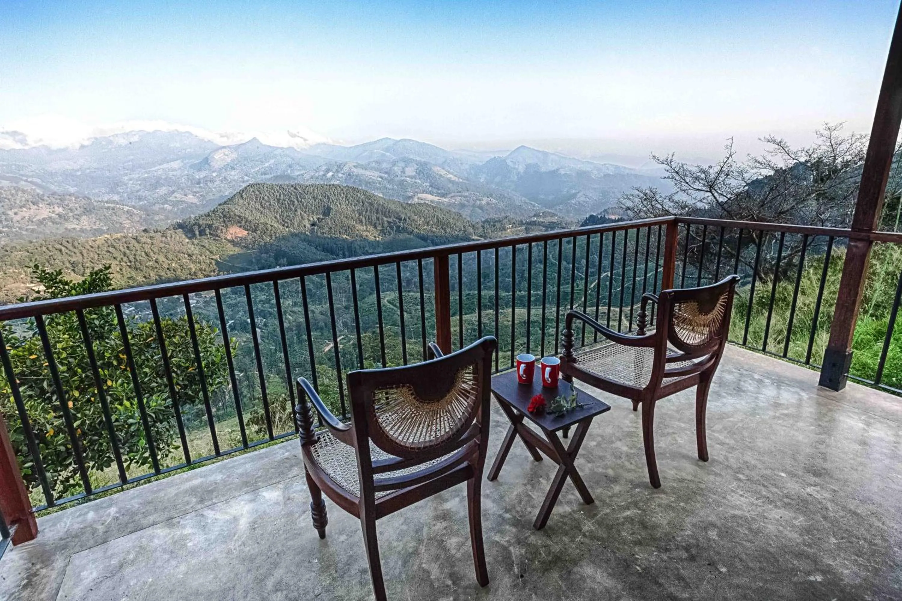 Balcony/Terrace in Madulkelle Tea and Eco Lodge
