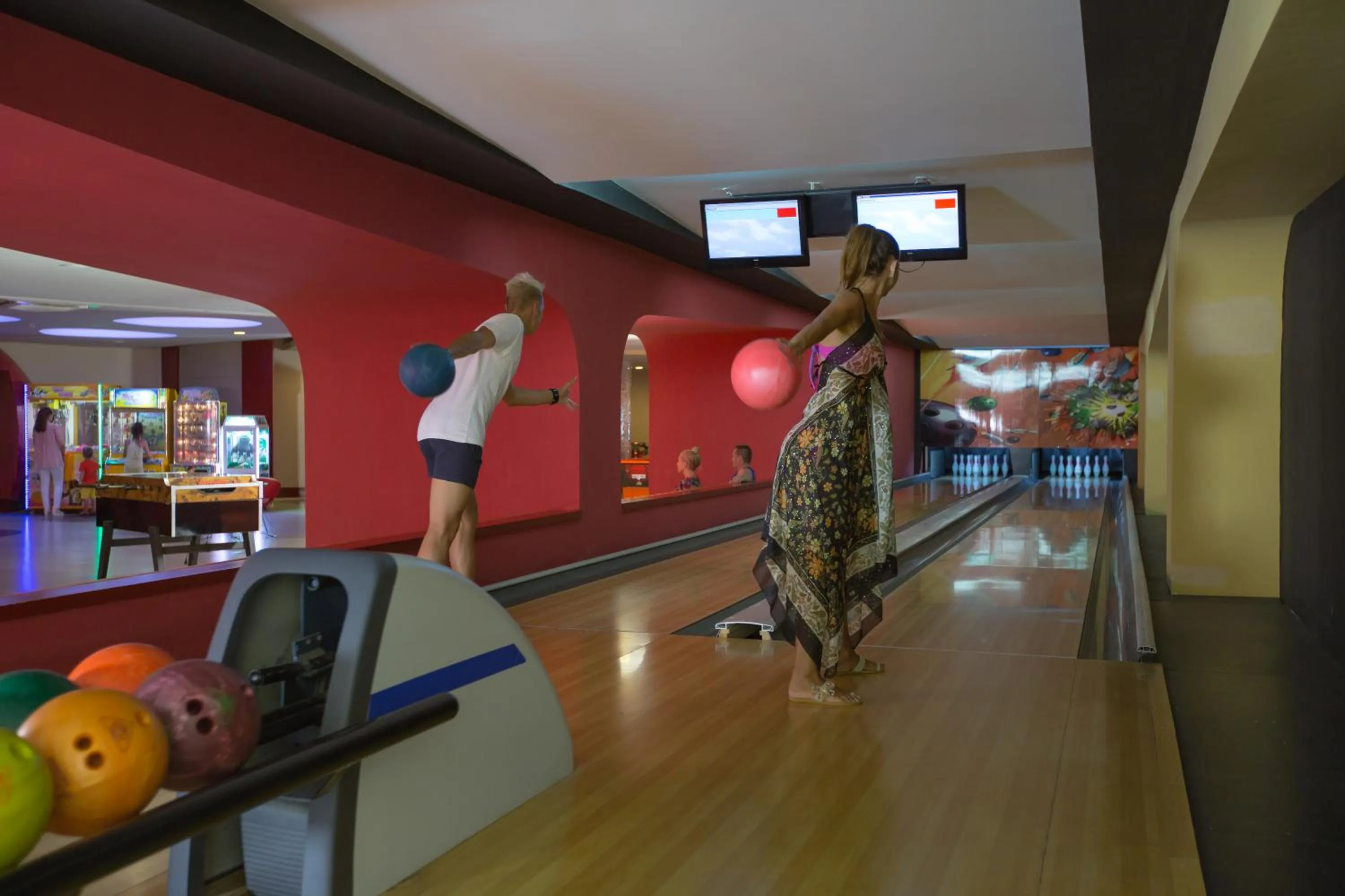 Bowling in Royal Alhambra Palace