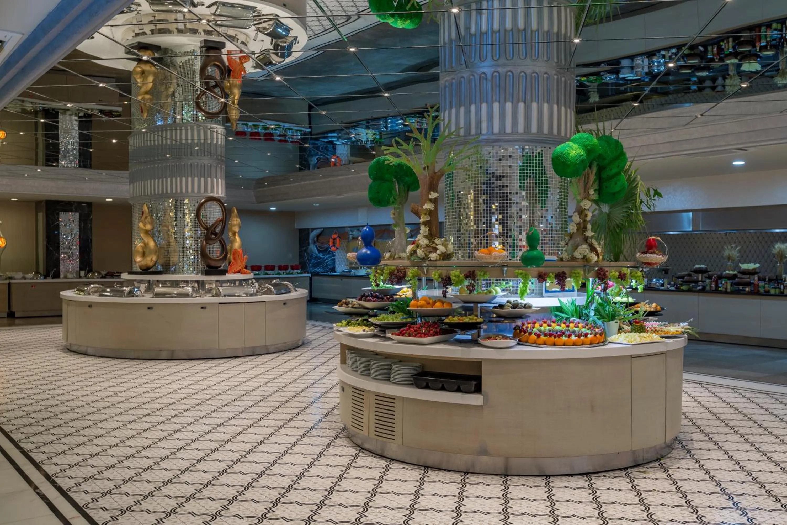 Restaurant/places to eat in Royal Alhambra Palace