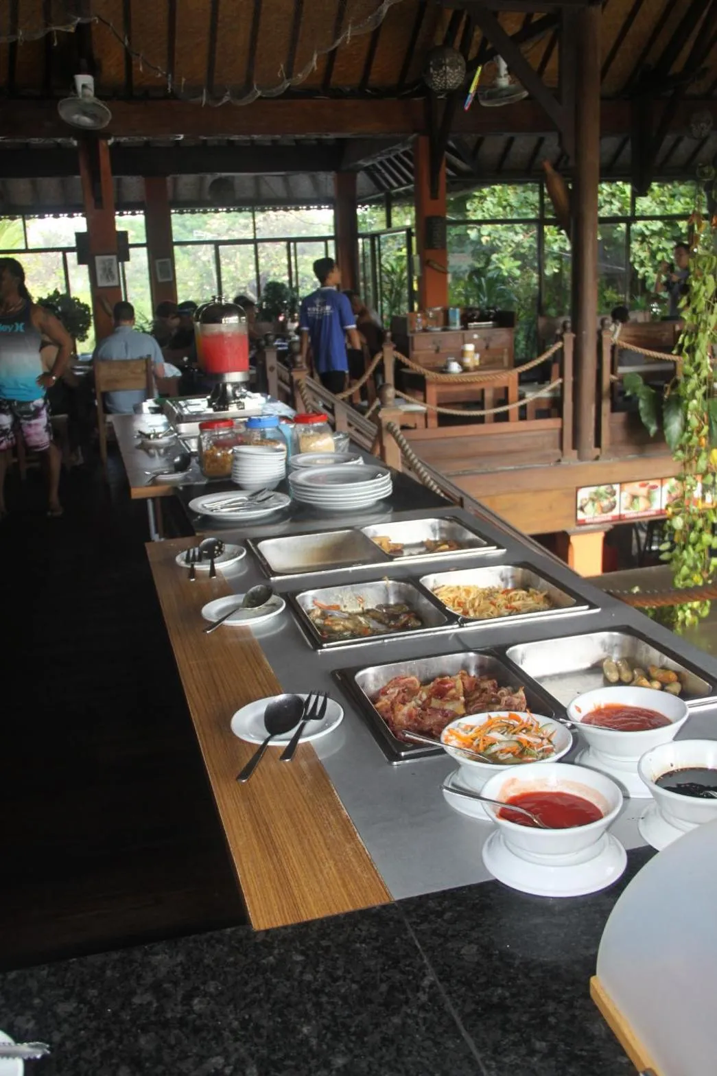 Breakfast in Satriya Cottages