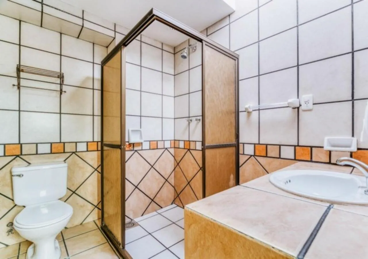 Shower in Selina La Paz