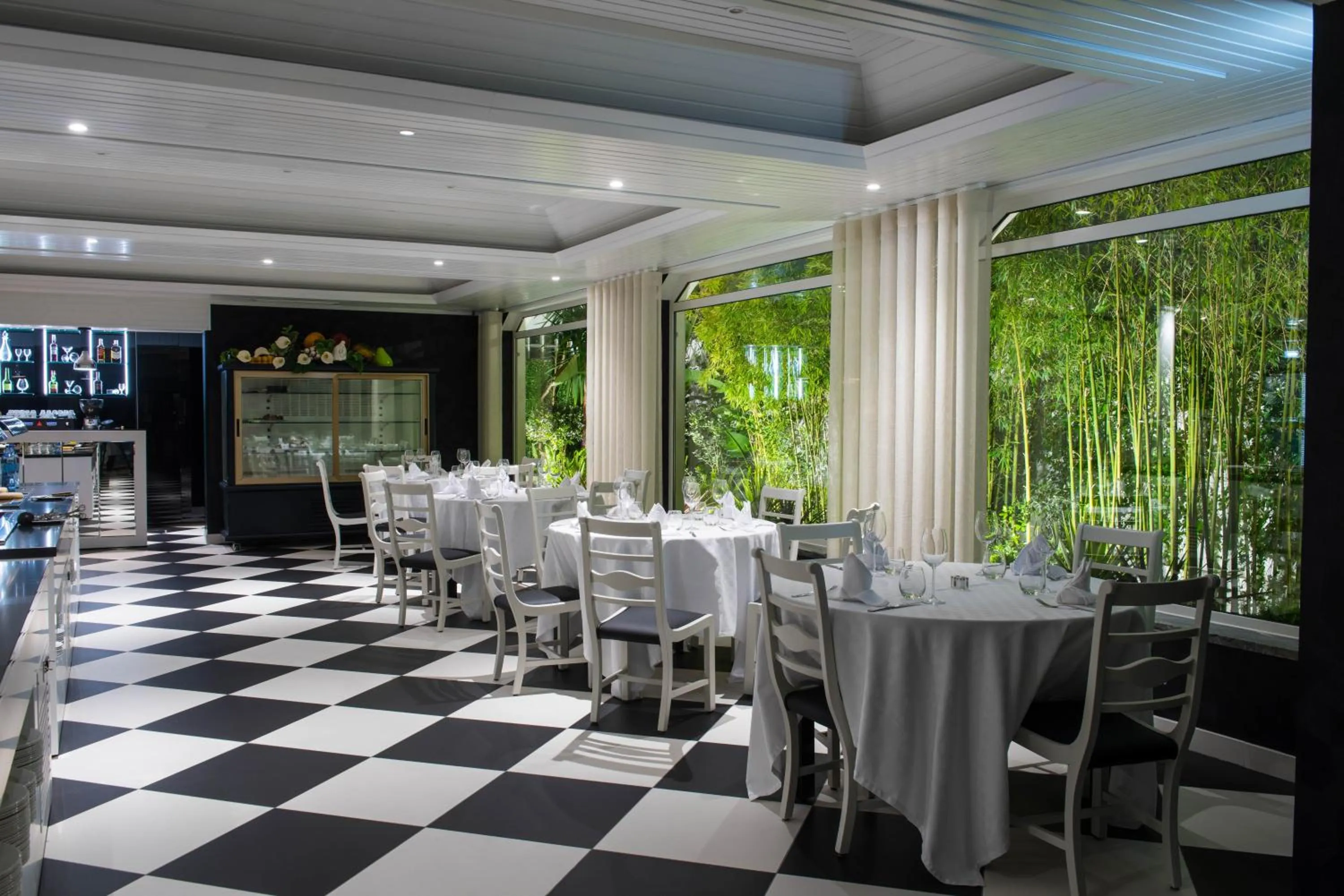 Restaurant/places to eat in Hotel Cristal Marinha