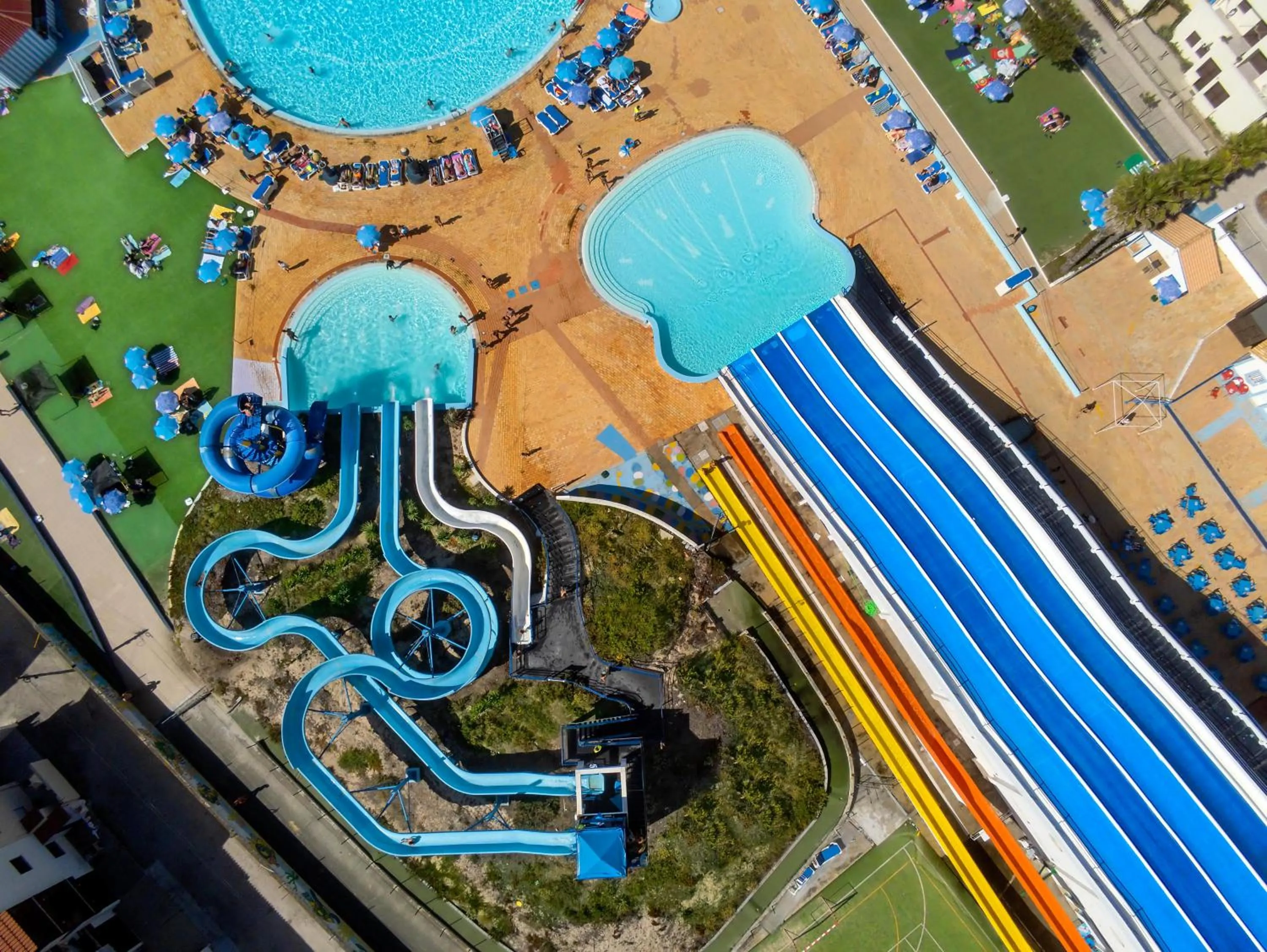 People in Hotel Cristal Vieira Praia & SPA