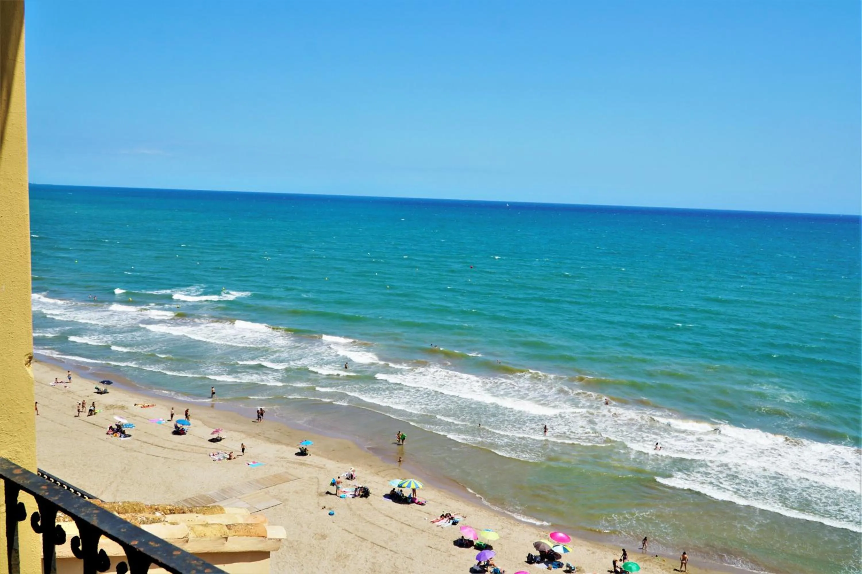 Beach in Sea You Apartamentos Valencia Port Saplaya
