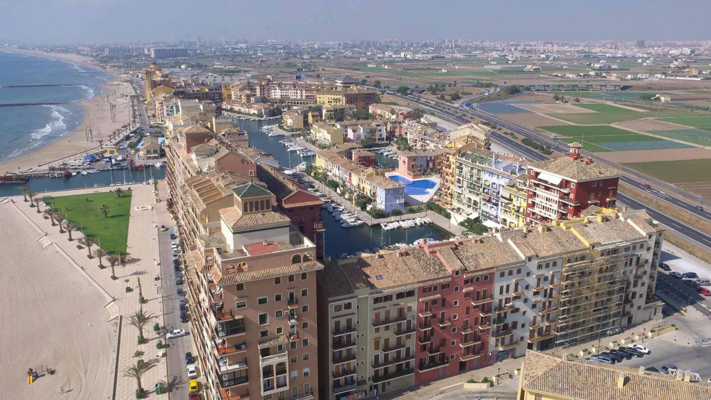 Property building in Sea You Apartamentos Valencia Port Saplaya