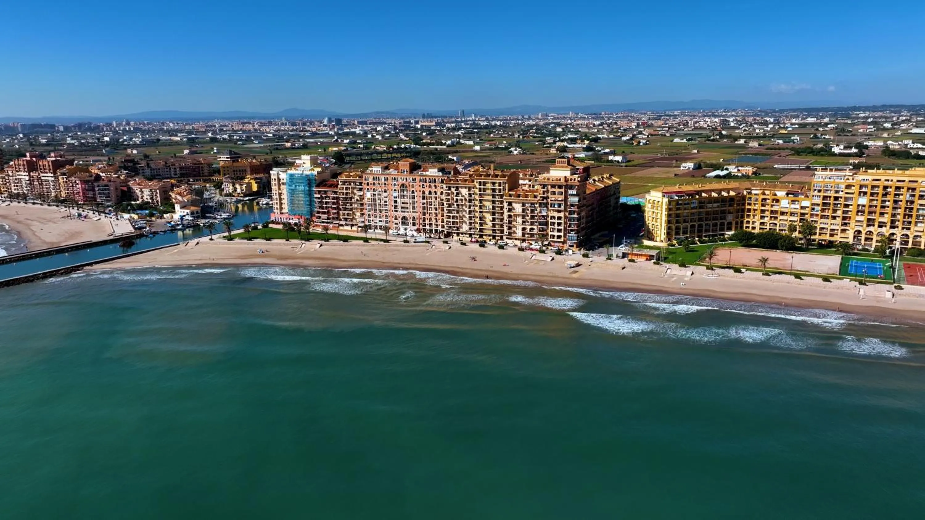 Property building in Sea You Apartamentos Valencia Port Saplaya