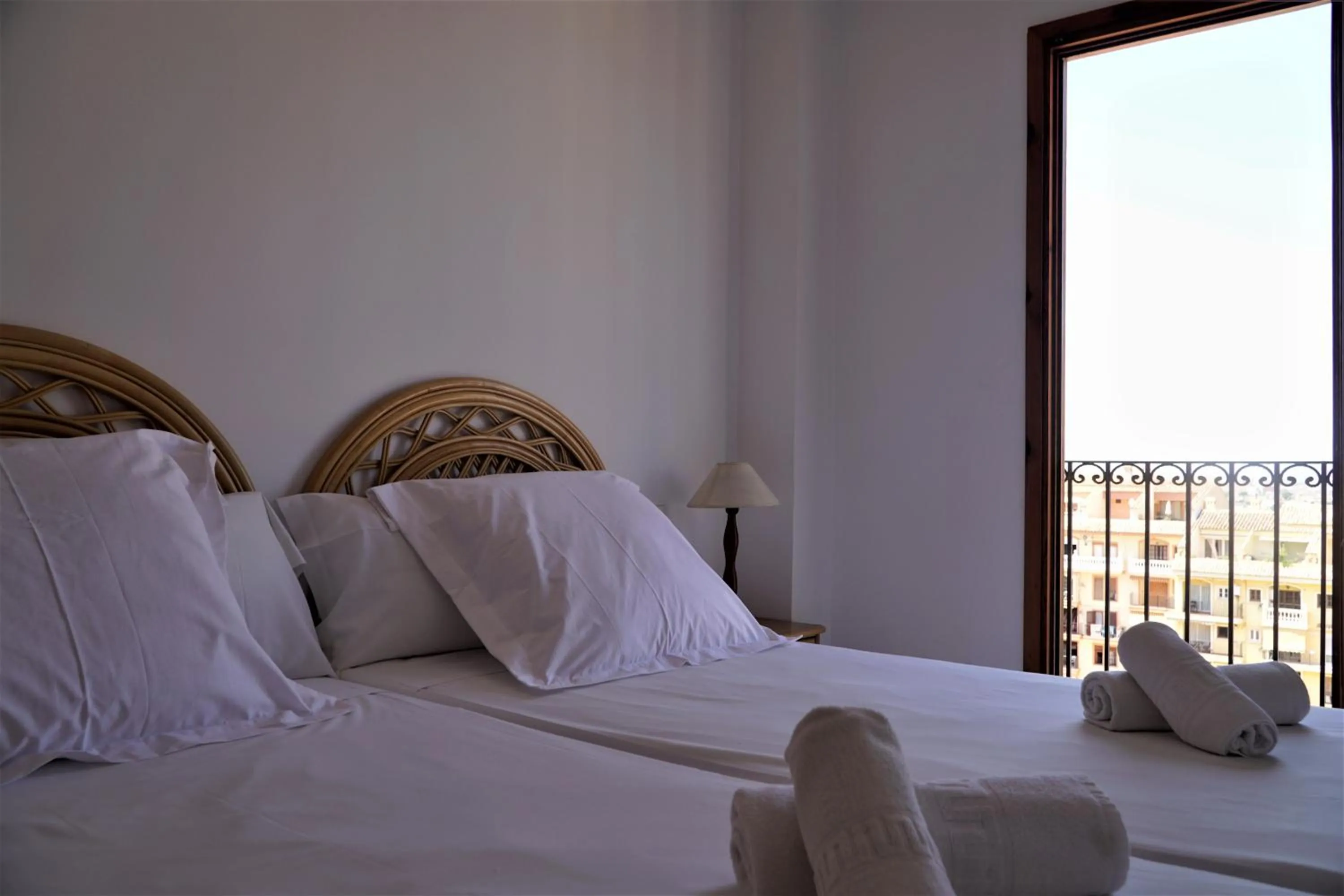Bedroom, Bed in Sea You Apartamentos Valencia Port Saplaya