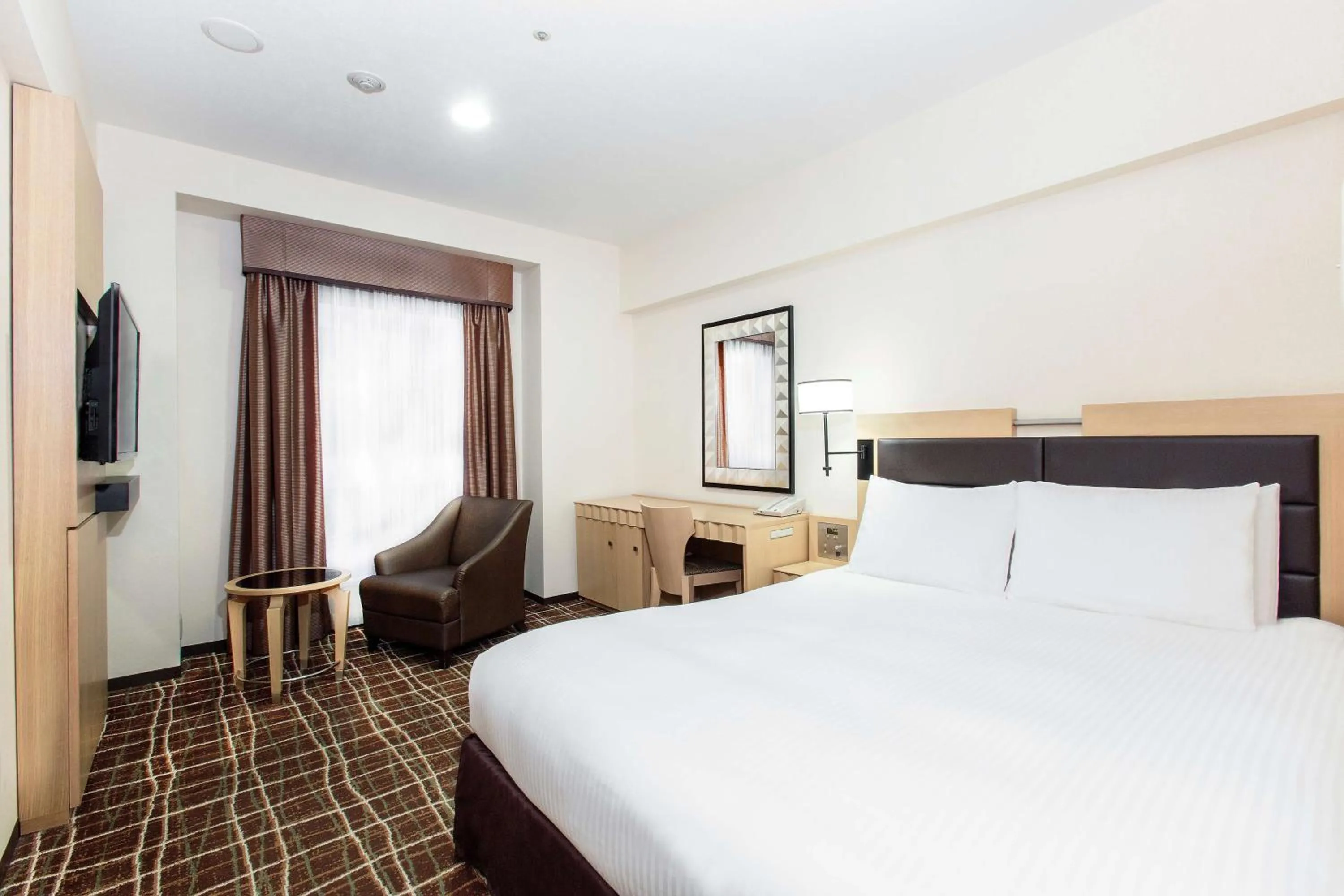 Bedroom, Bed in DoubleTree by Hilton Naha