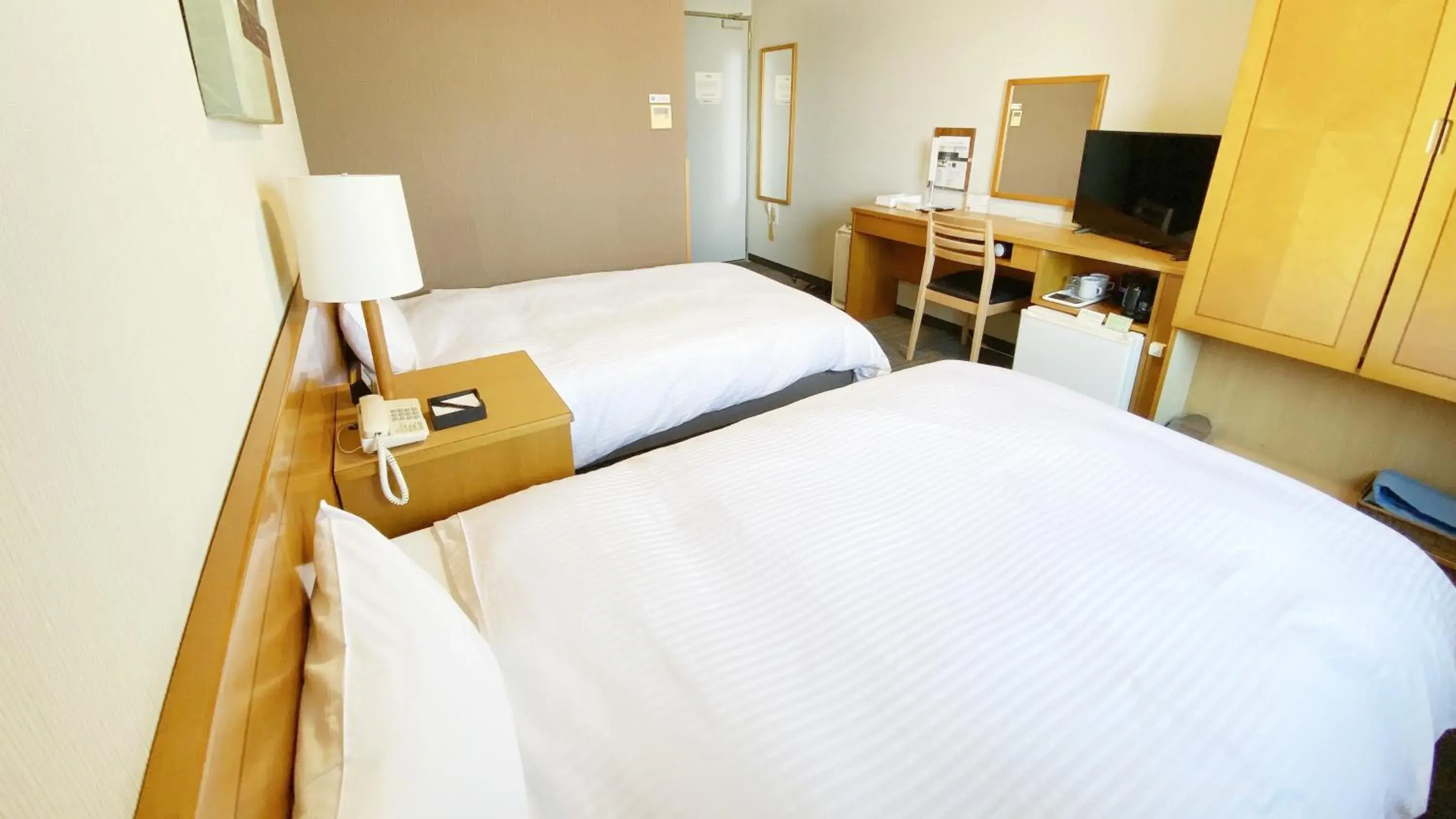 Twin Room - single occupancy - Smoking in Hotel Route-Inn Yokkaichi Twin Room - single occupancy - Smoking in Hotel Route-Inn Yokkaichi