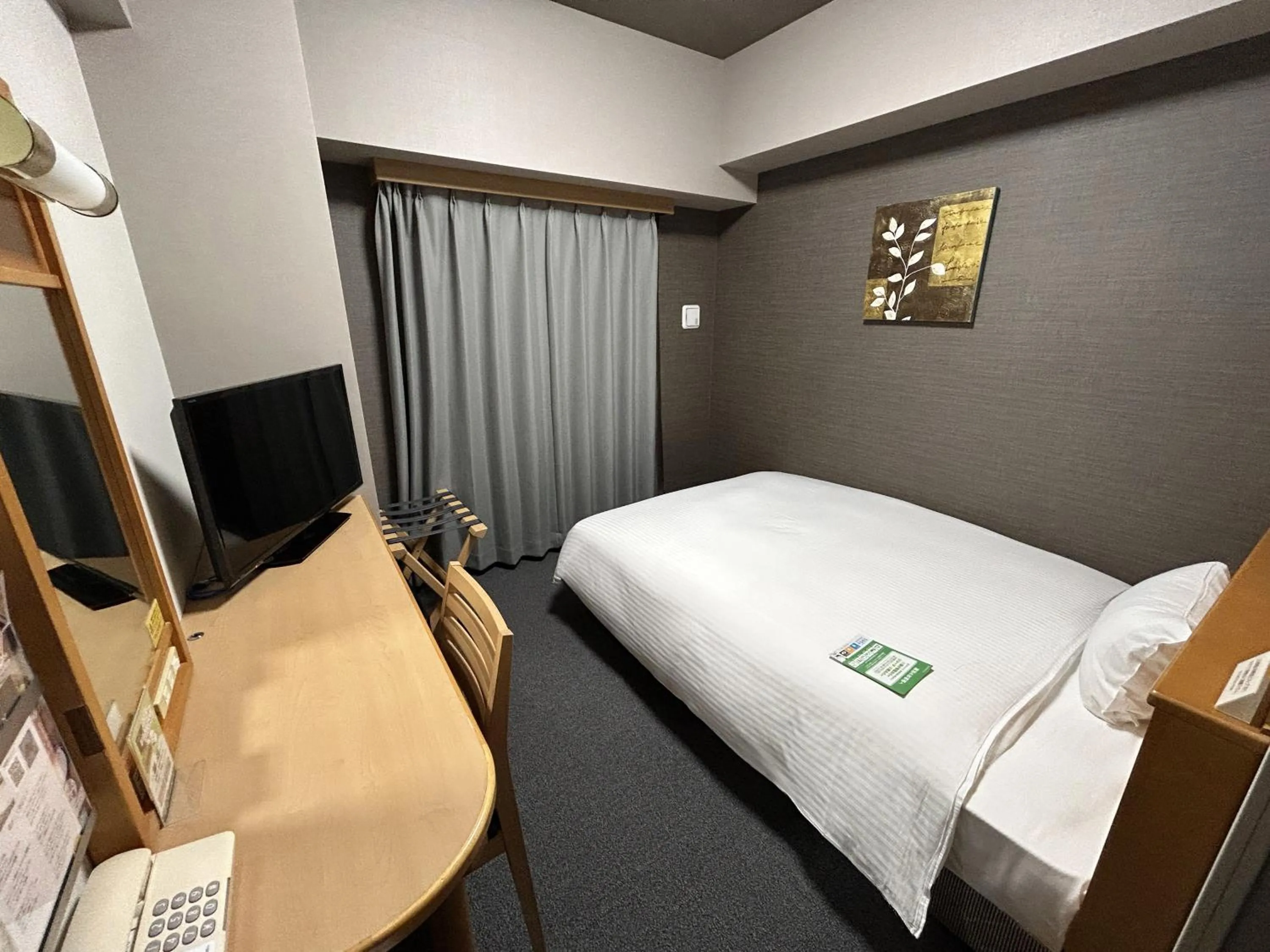 Photo of the whole room, Bed in Hotel Route-Inn Hamanako
