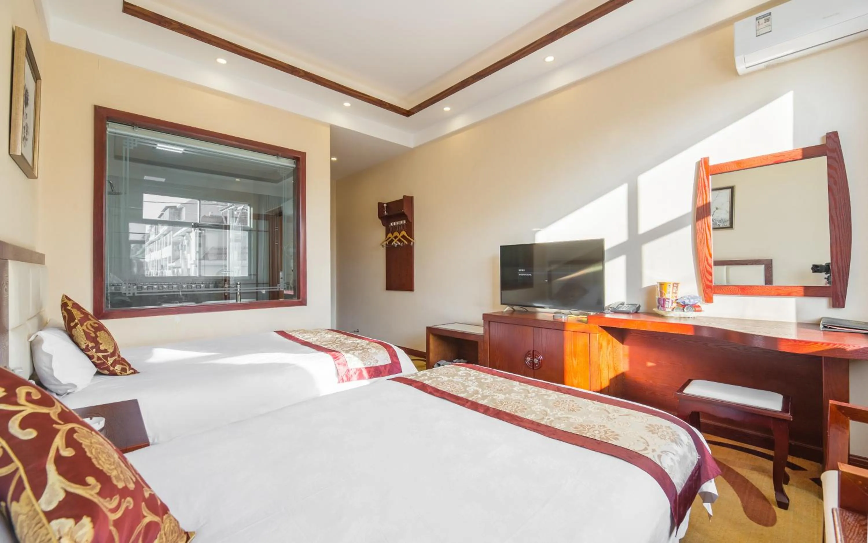 Photo of the whole room, Bed in Binchuan Shuang Long Hotel