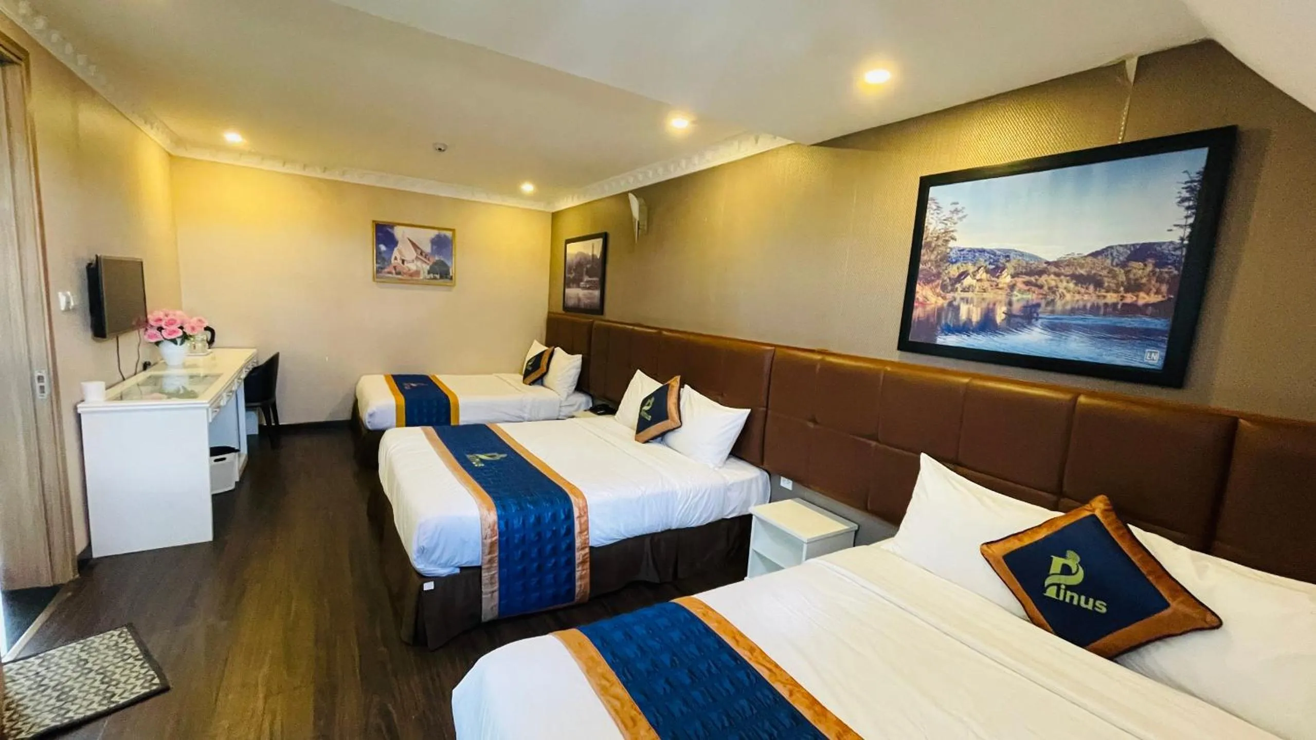 Bed in Pinus Hotel