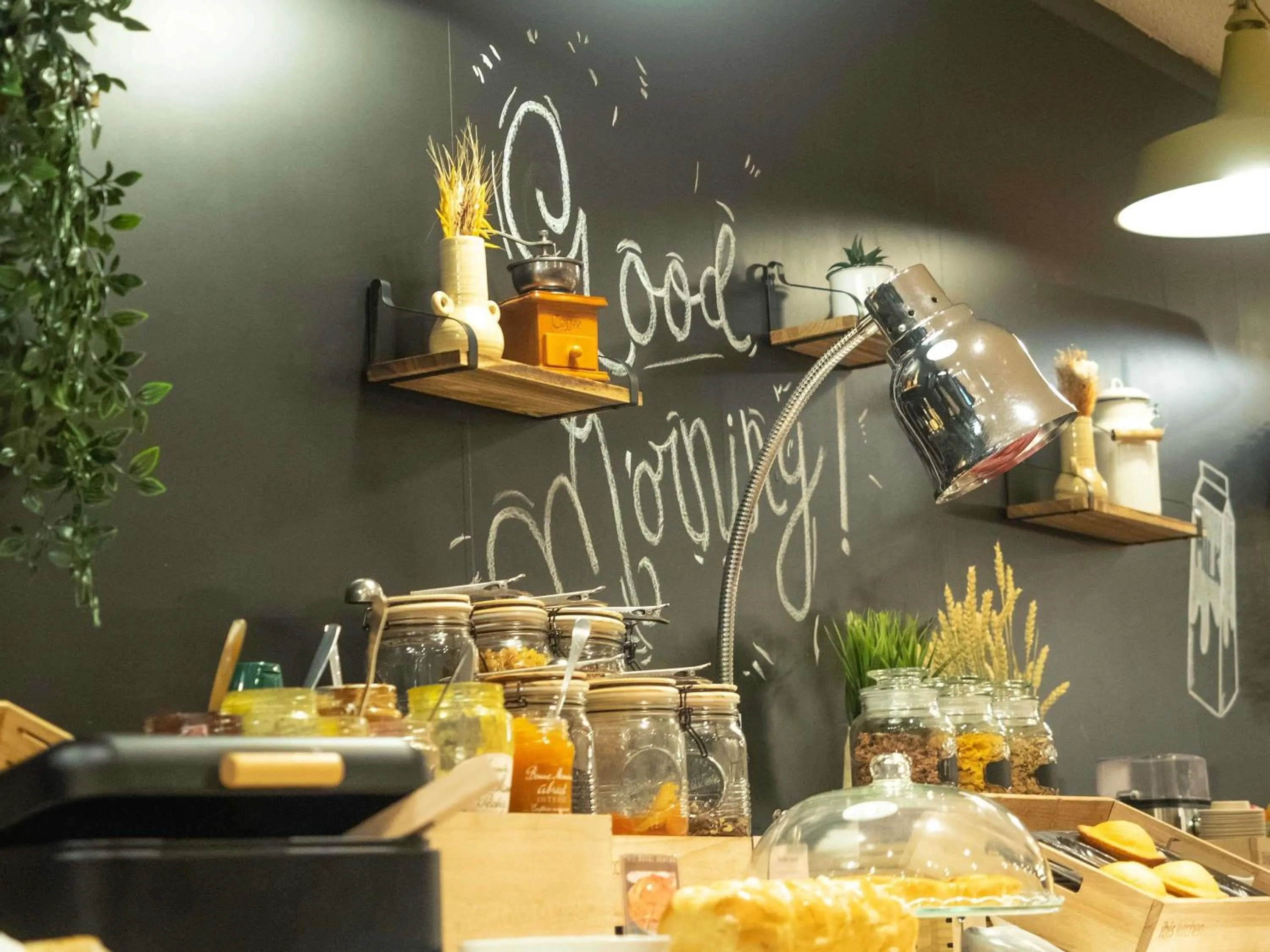 Breakfast in ibis Douai Centre