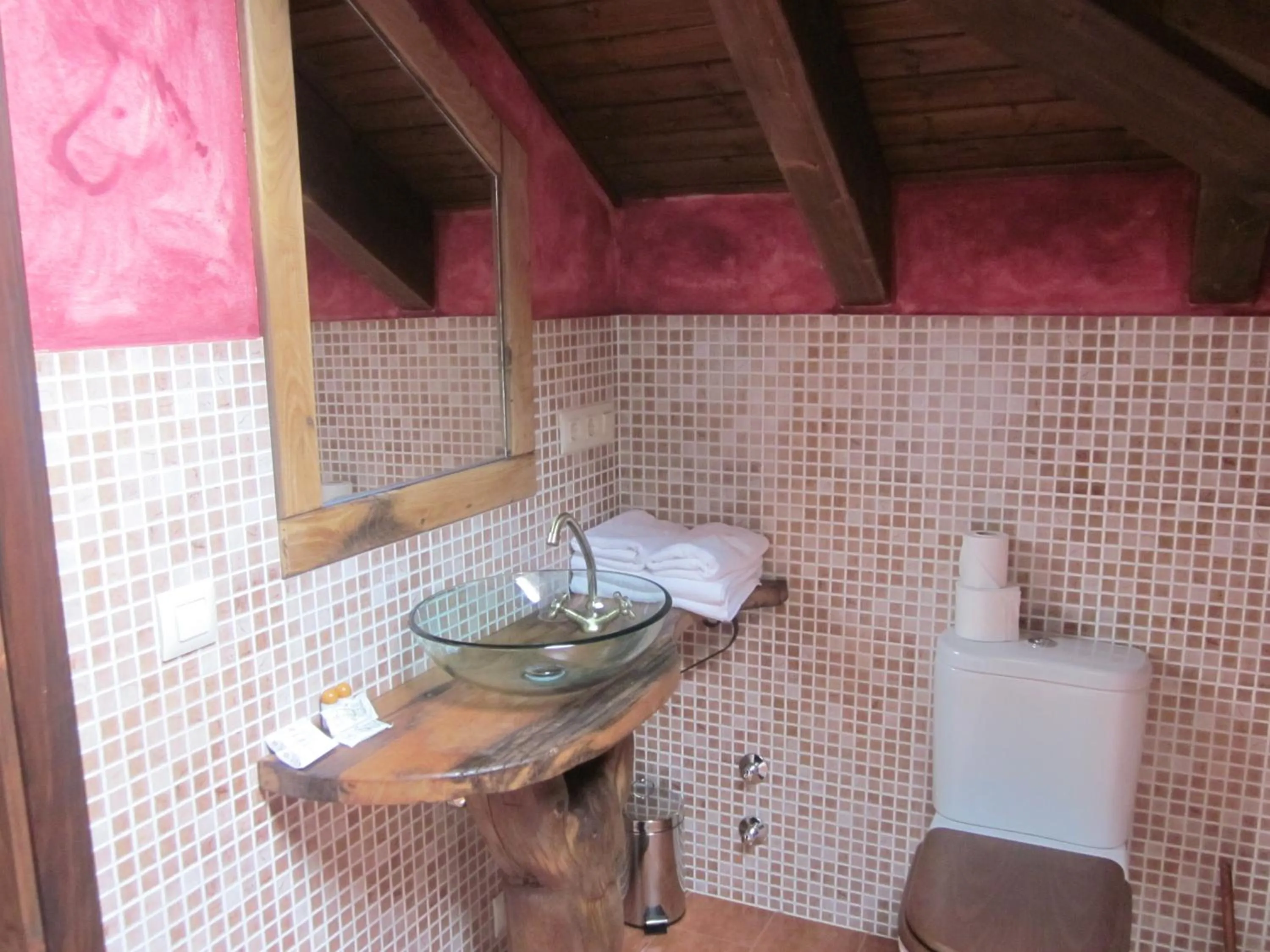 Bathroom in El Conventu del Asturcon