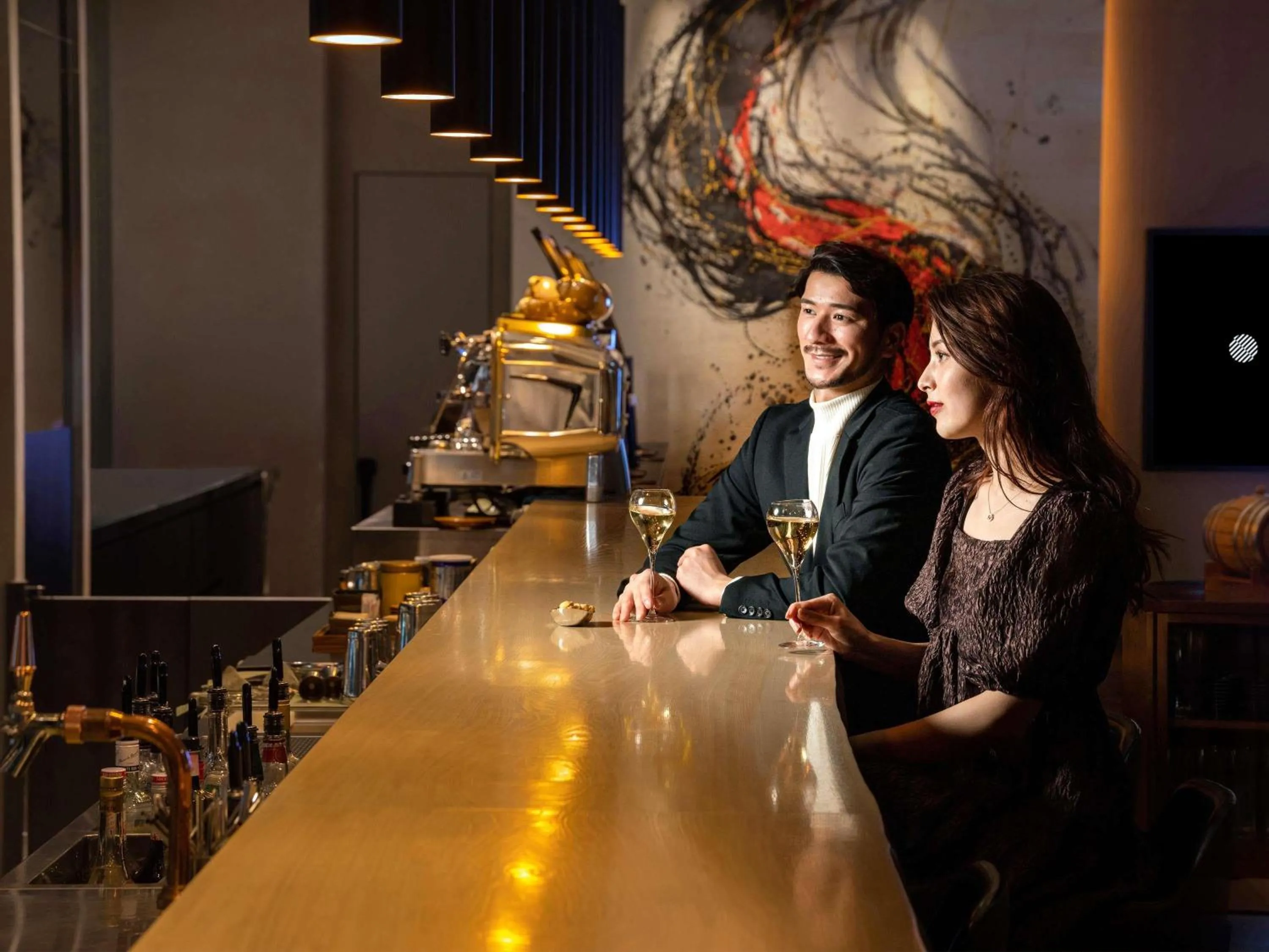 Lounge or bar in Pullman Tokyo Tamachi