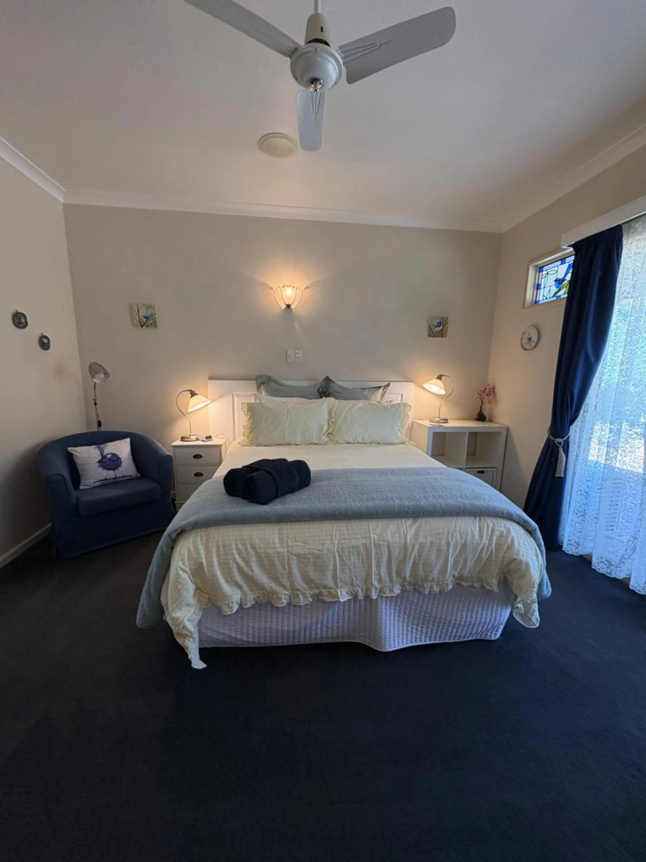 Bed in Pecan Hill BNB