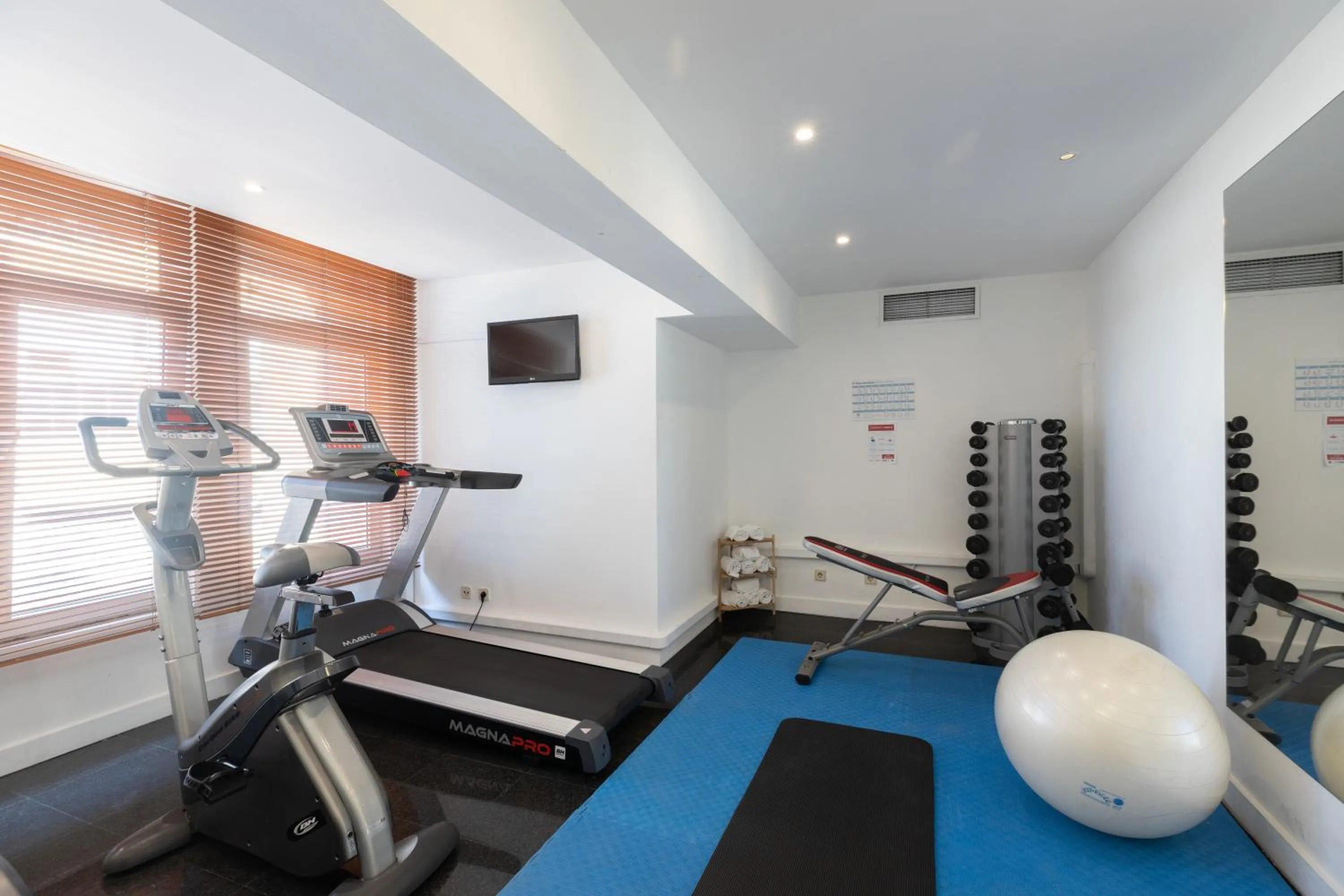 Fitness centre/facilities in Legendary Porto Hotel