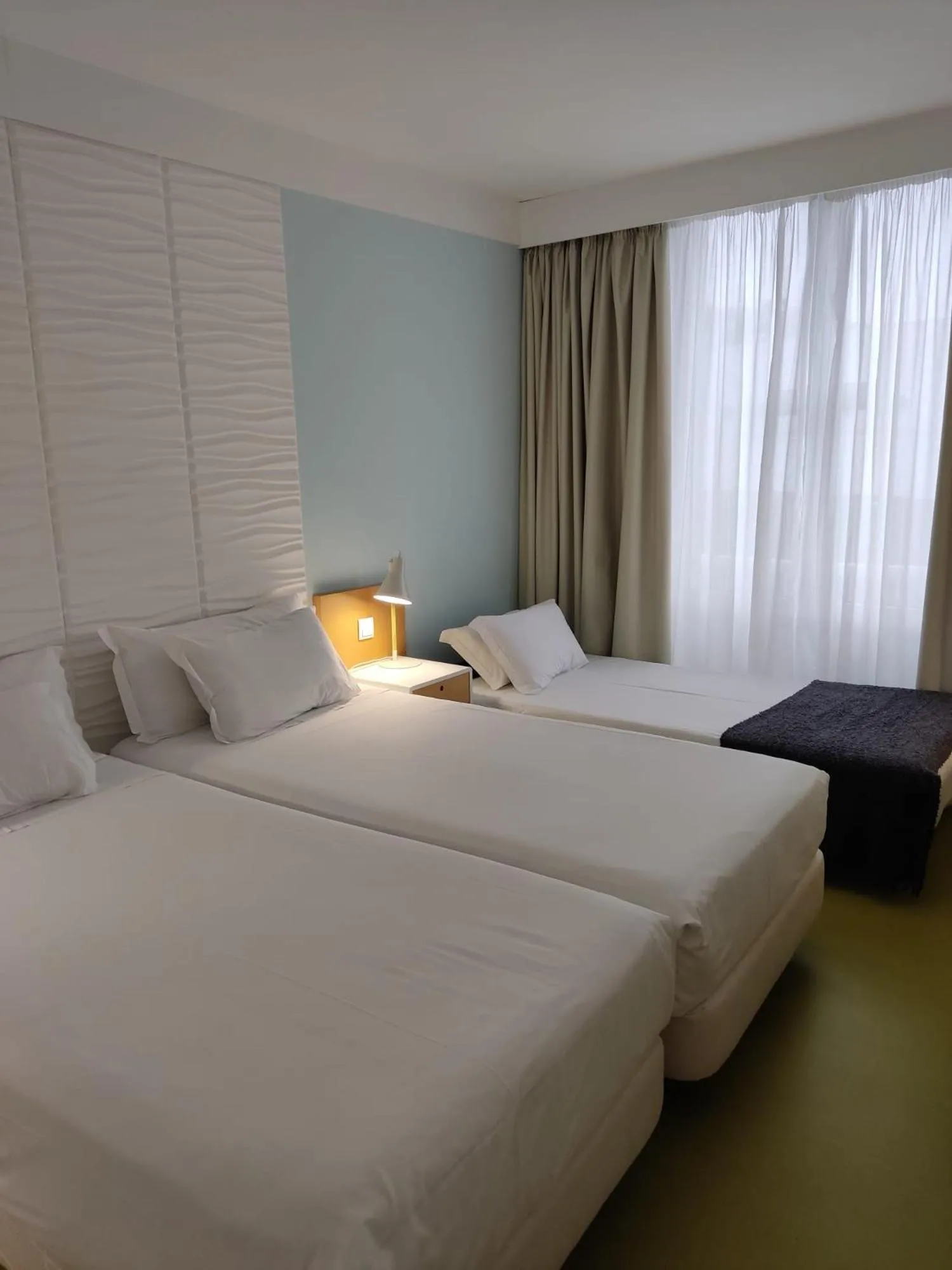 Bedroom, Bed in Legendary Porto Hotel