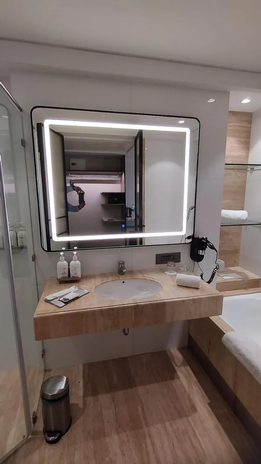 Mirage Hotel, Mumbai International Airport