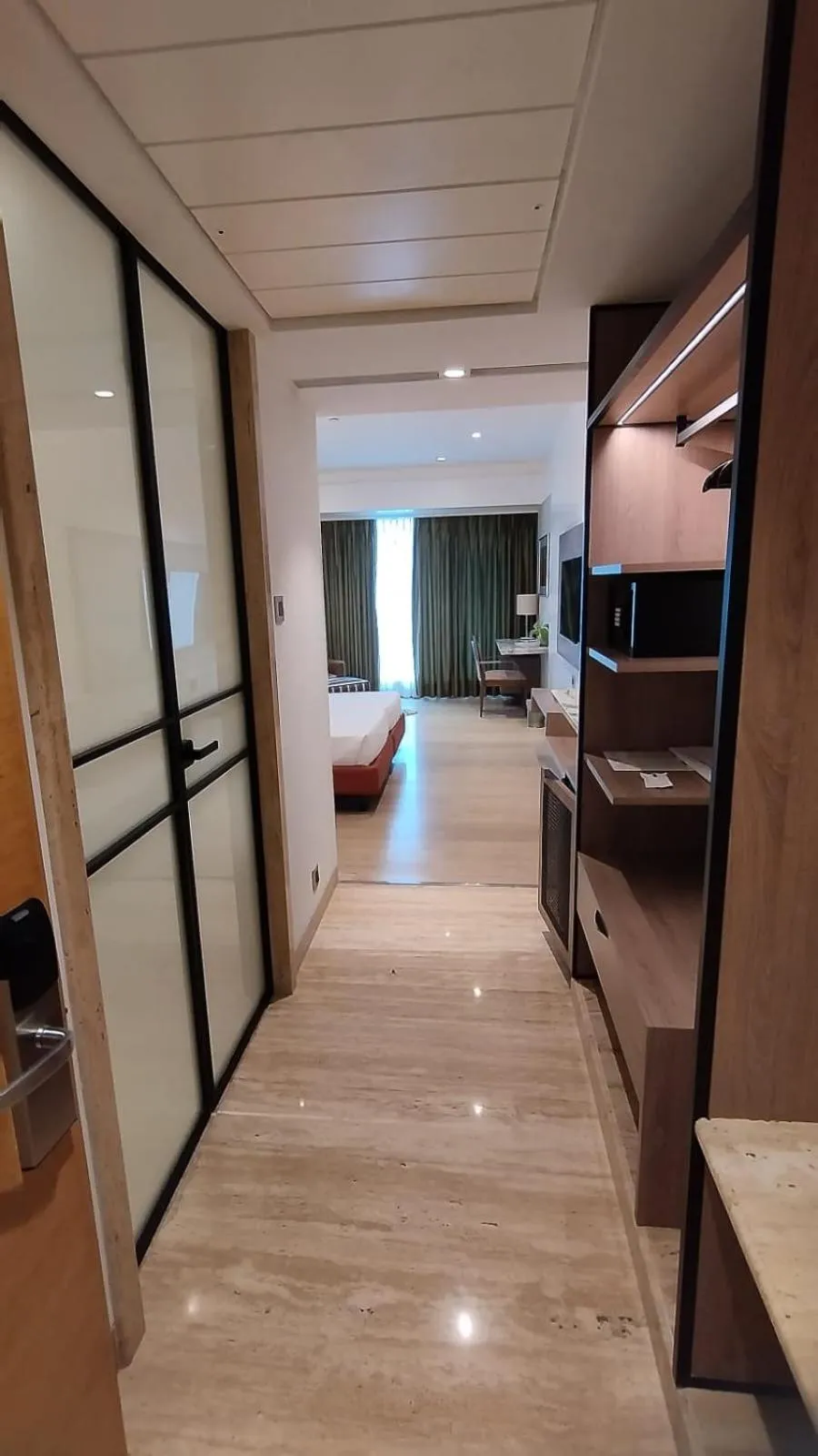 Bed in Mirage Hotel, Mumbai International Airport