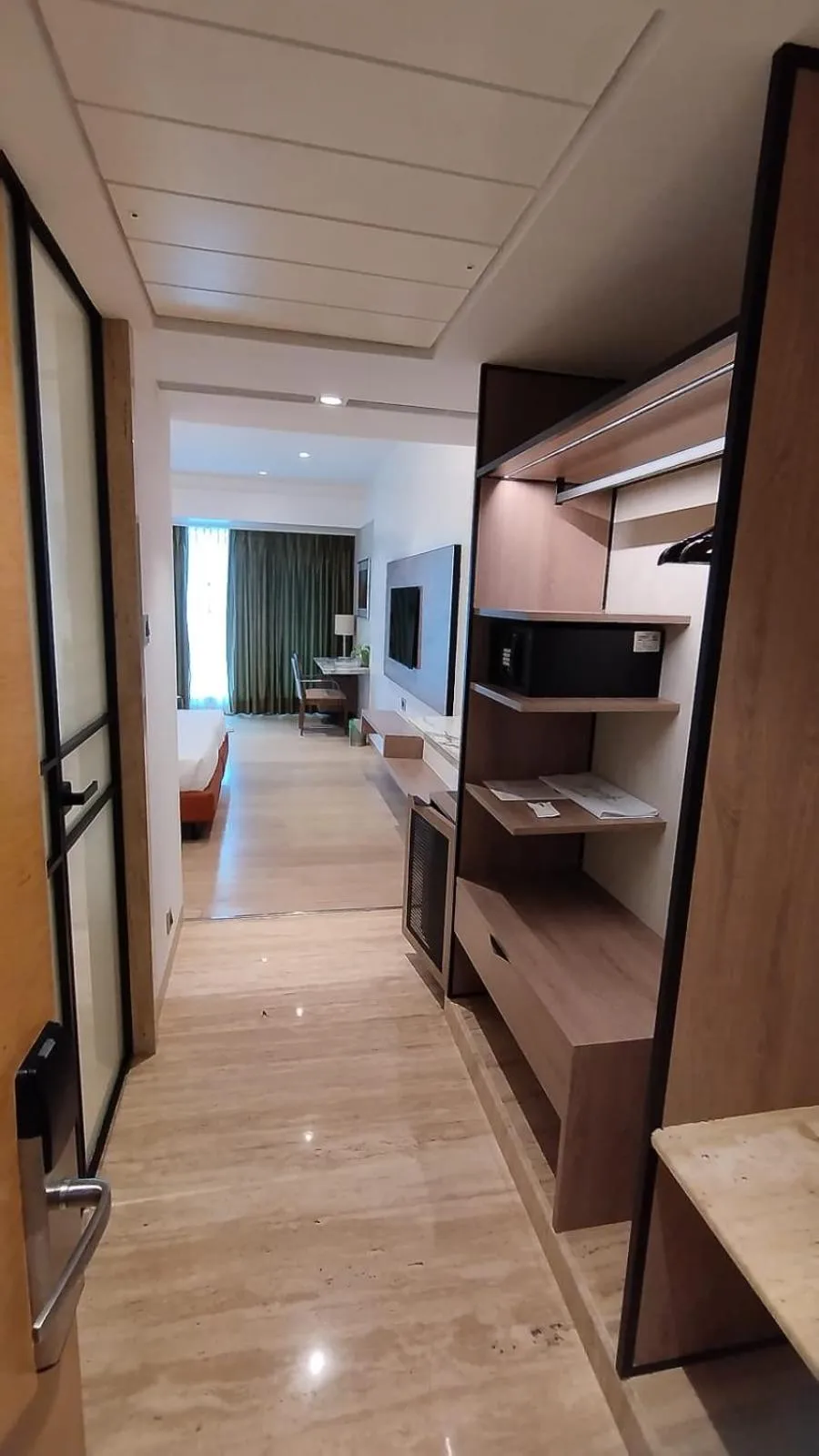 Bed in Mirage Hotel, Mumbai International Airport