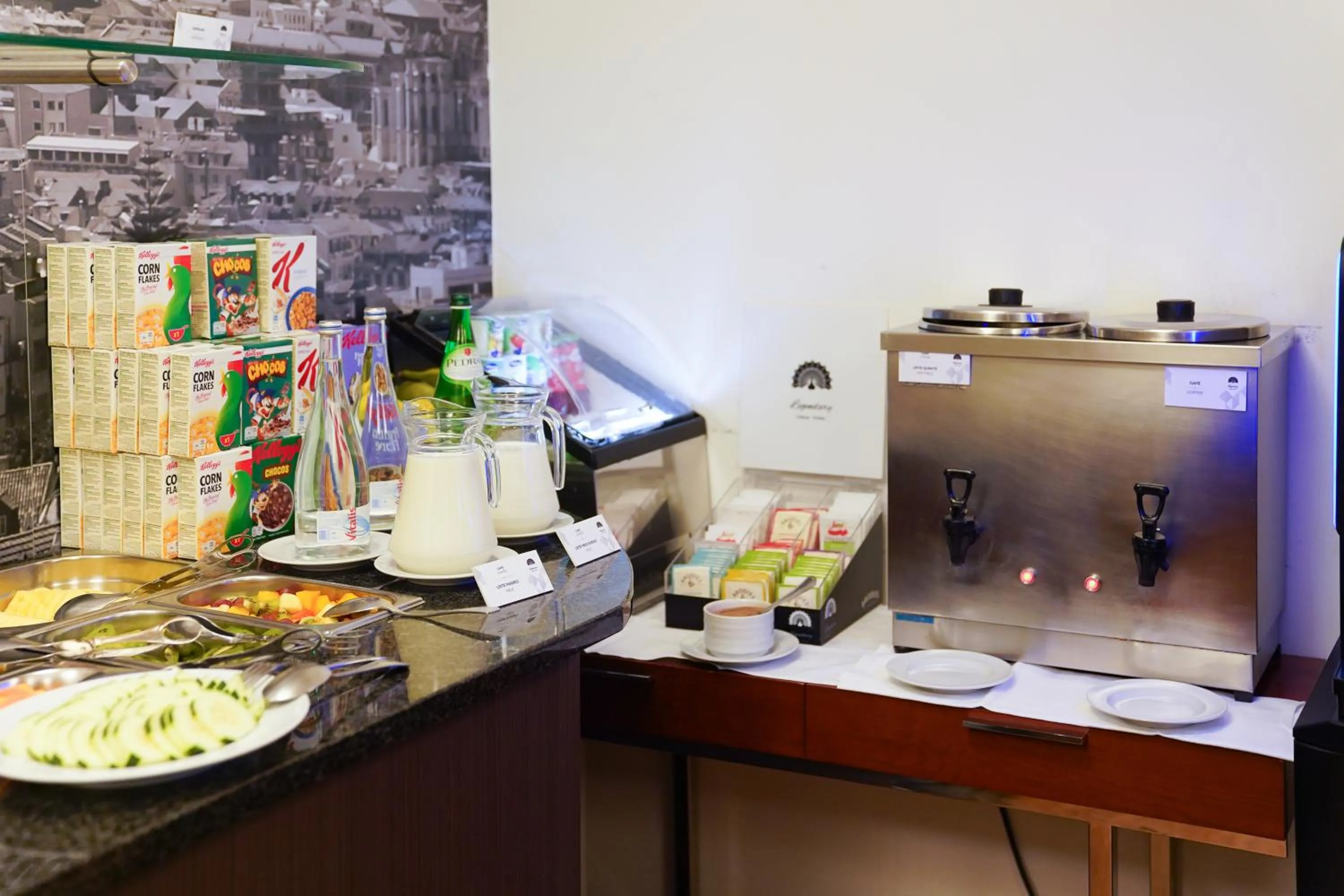 Restaurant/places to eat in Legendary Lisboa Suites